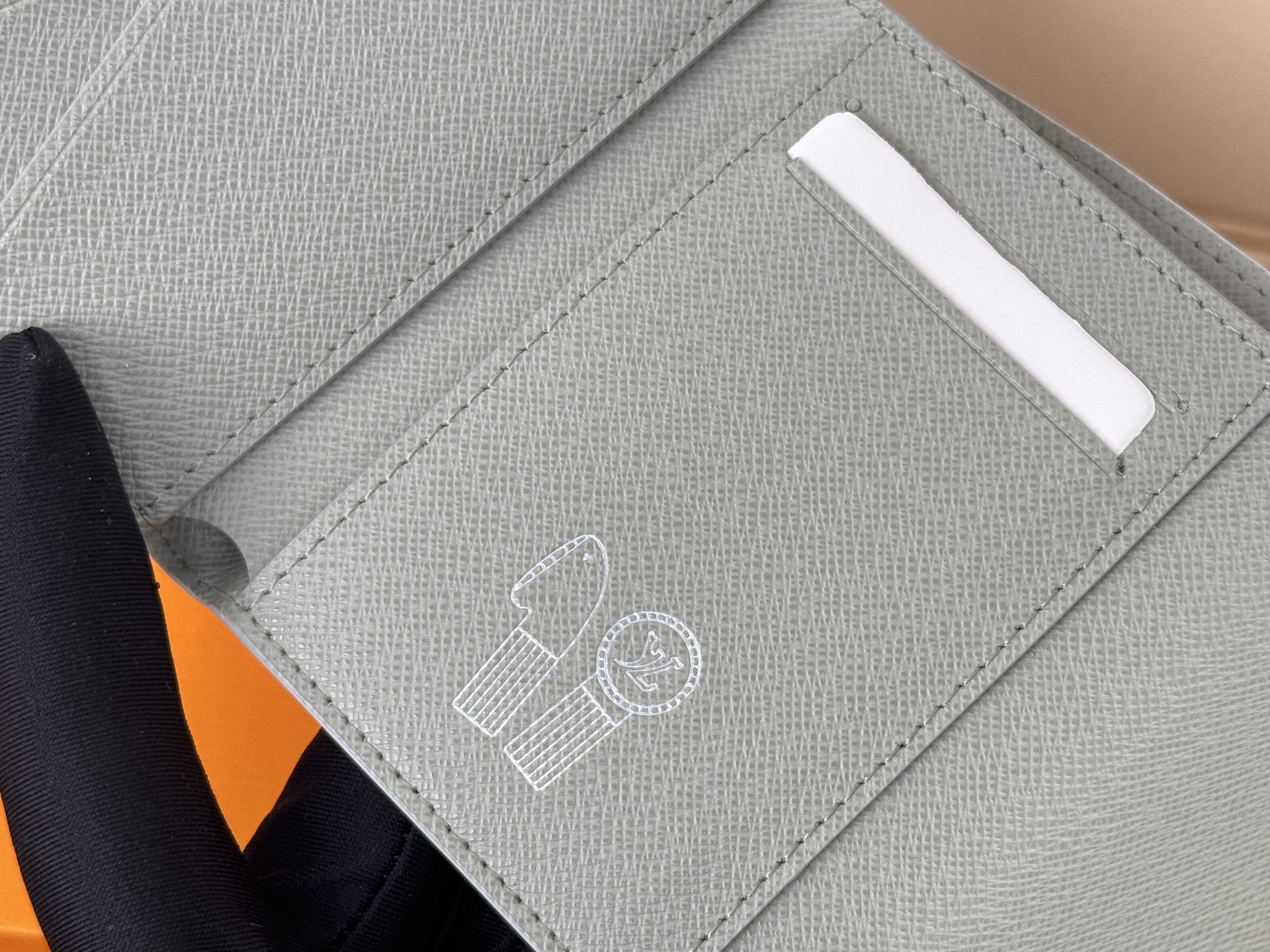 Louis Vuitton 新款上新 M14122钱包