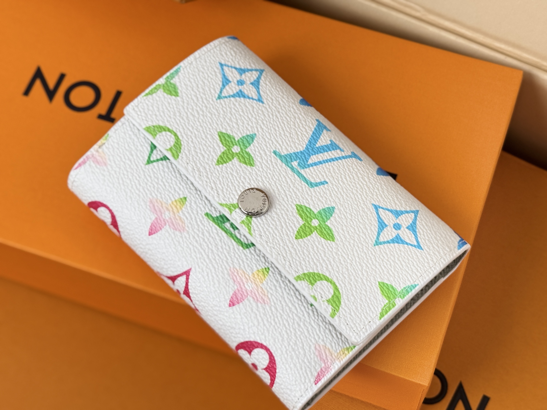 Louis Vuitton 新款上新 M14122钱包