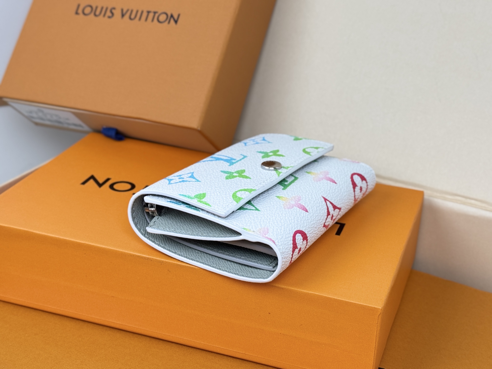 Louis Vuitton 新款上新 M14122钱包