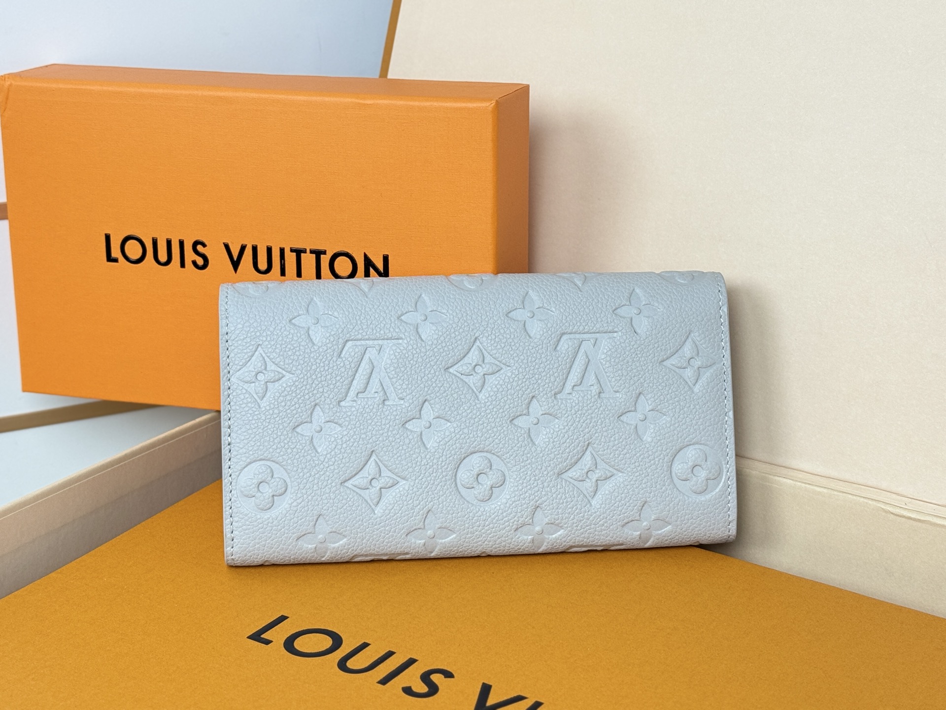 Louis Vuitton 独家 M13463 Métis 长款钱夹承袭 Métis 皮具系列灵感