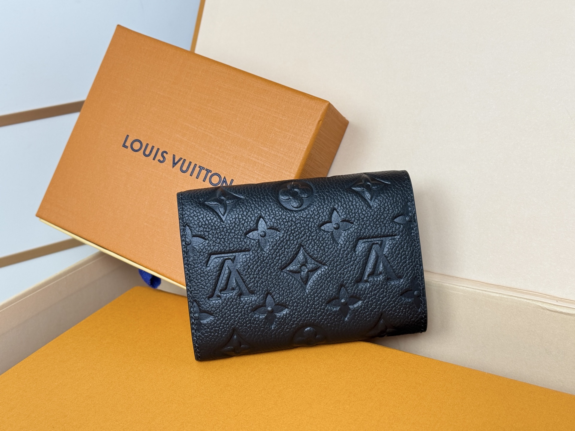 Louis Vuitton M64060黑 头层牛皮 M64061 华美而实用