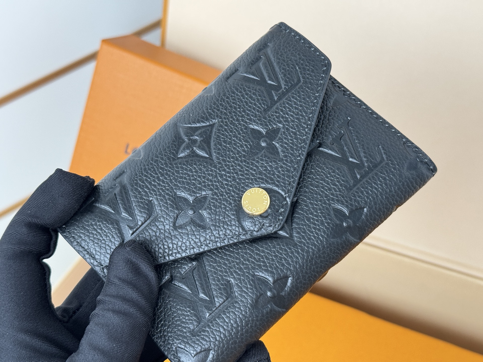 Louis Vuitton M64060黑 头层牛皮 M64061 华美而实用