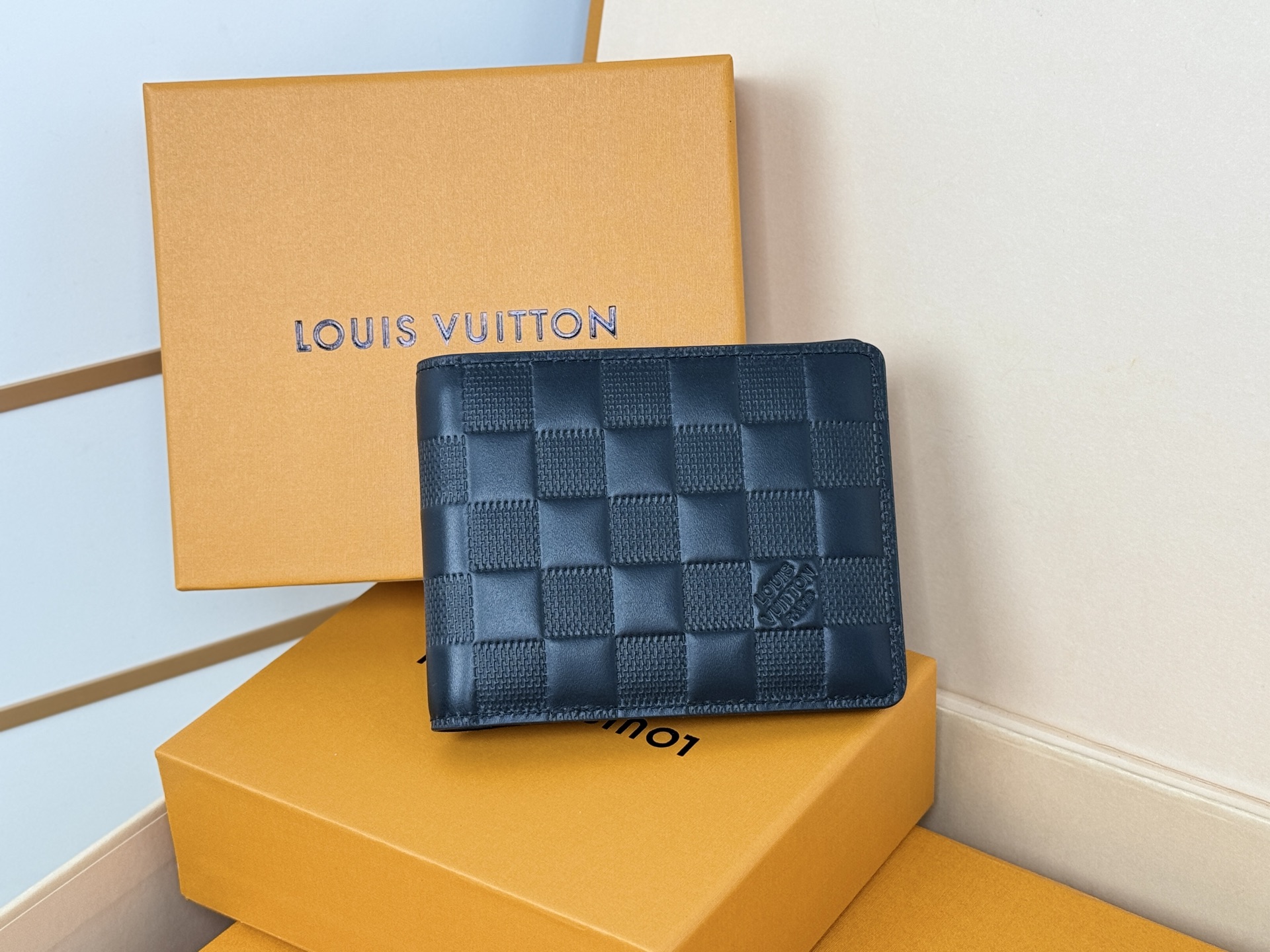 Louis Vuitton MULTIPLE短钱夹N63124 压格采用炫酷帆布搭配柔软皮革內里
