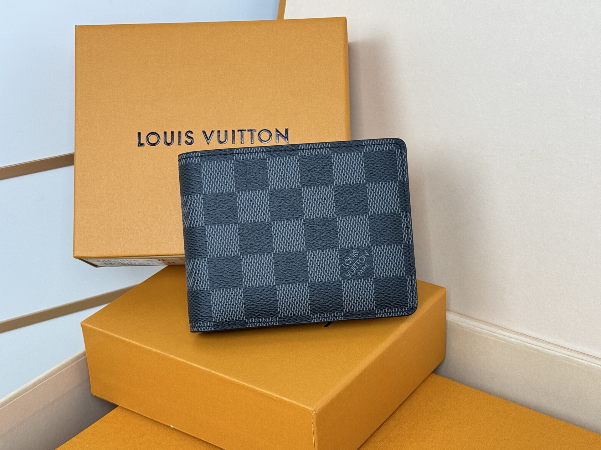 Louis Vuitton MULTIPLE短钱夹N62663 黑格采用炫酷帆布搭配柔软皮革內里