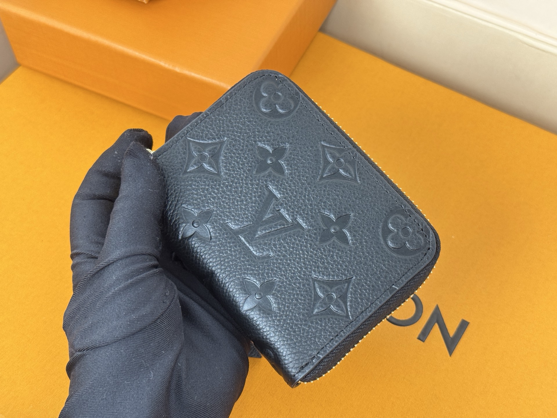 Louis Vuitton M60574黑色独家 这款造型