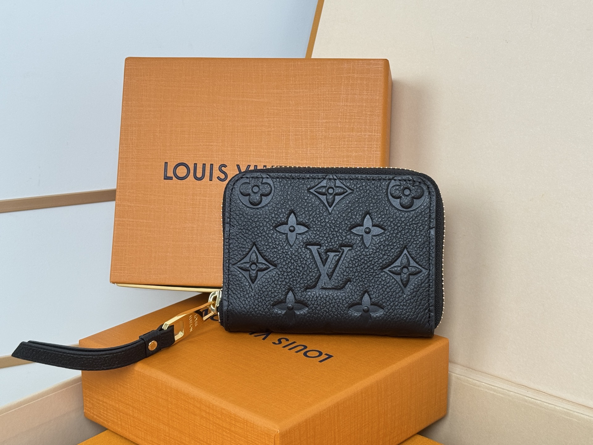 Louis Vuitton M60574黑色独家 这款造型