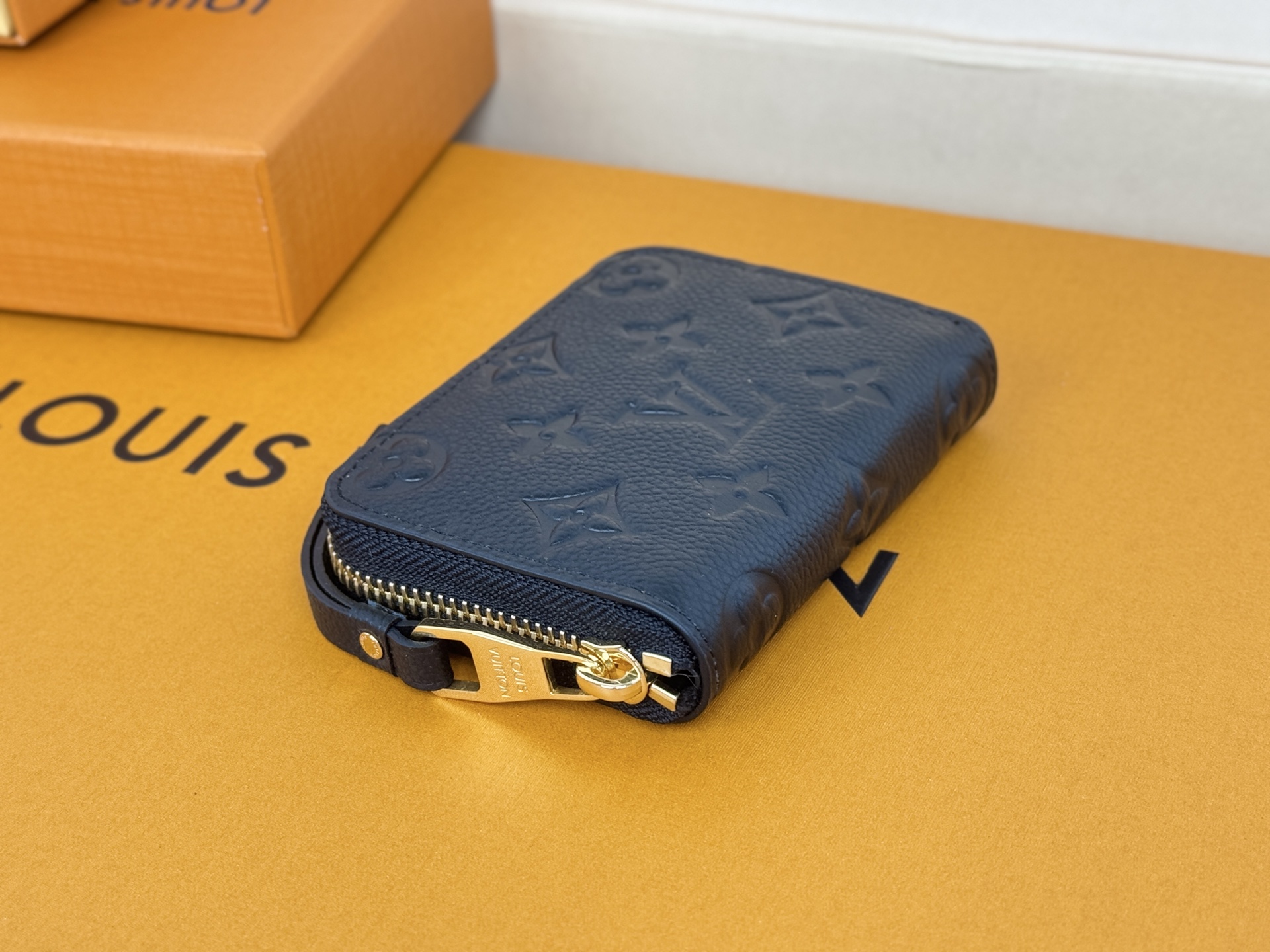 Louis Vuitton M60574黑色独家 这款造型