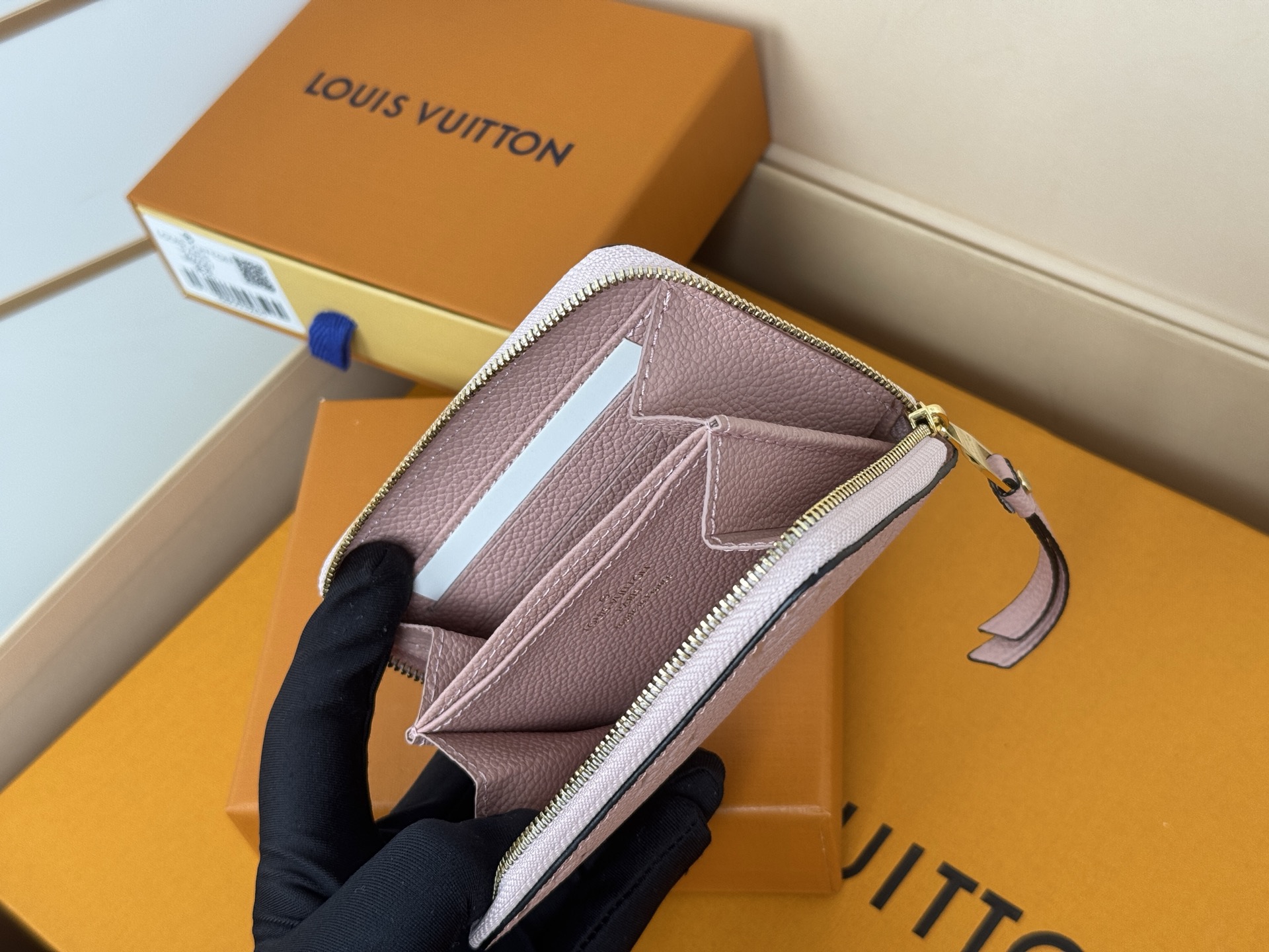 Louis Vuitton M60574粉色-独家 这款造型