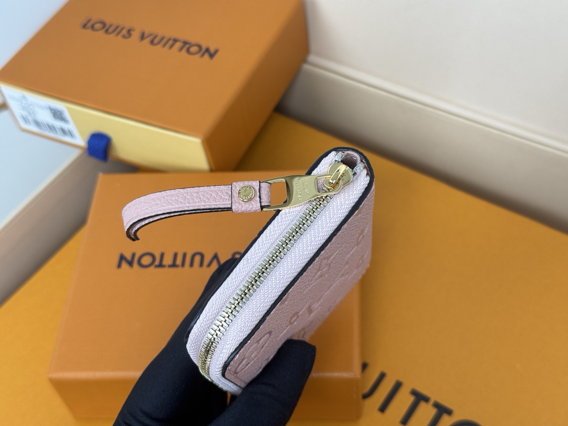 Louis Vuitton M60574粉色-独家 这款造型
