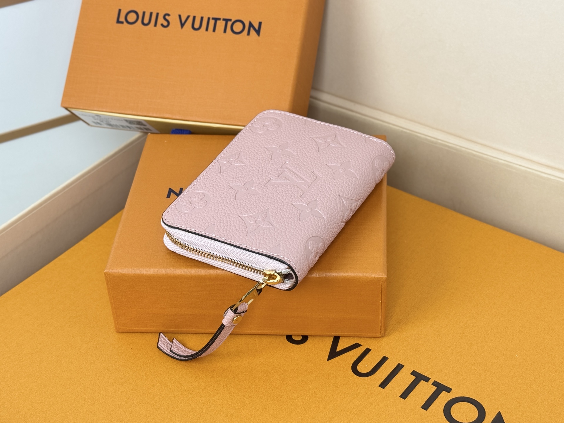 Louis Vuitton M60574粉色-独家 这款造型