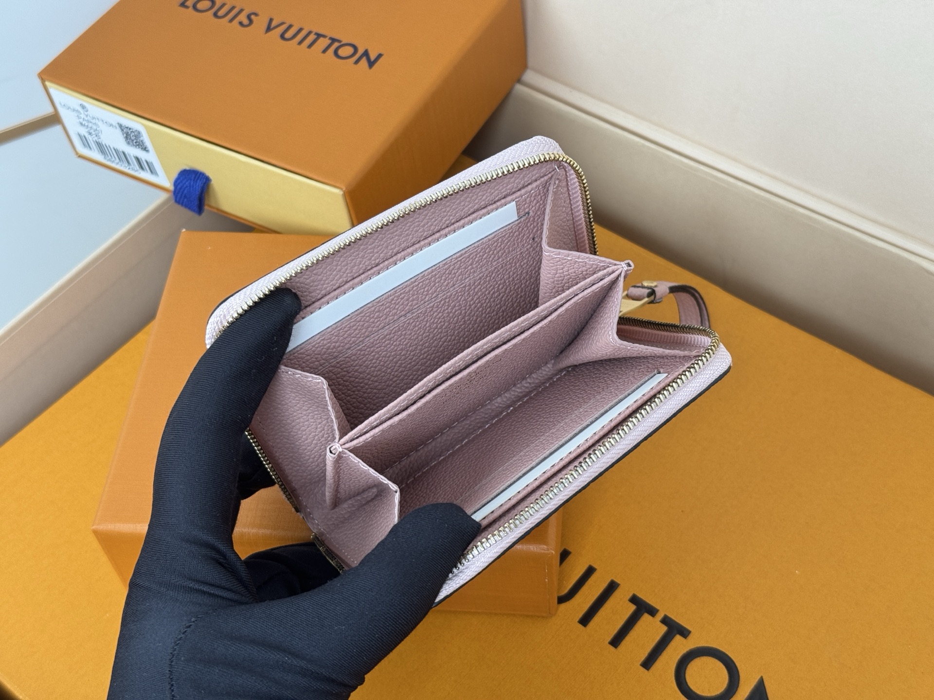Louis Vuitton M60574粉色-独家 这款造型