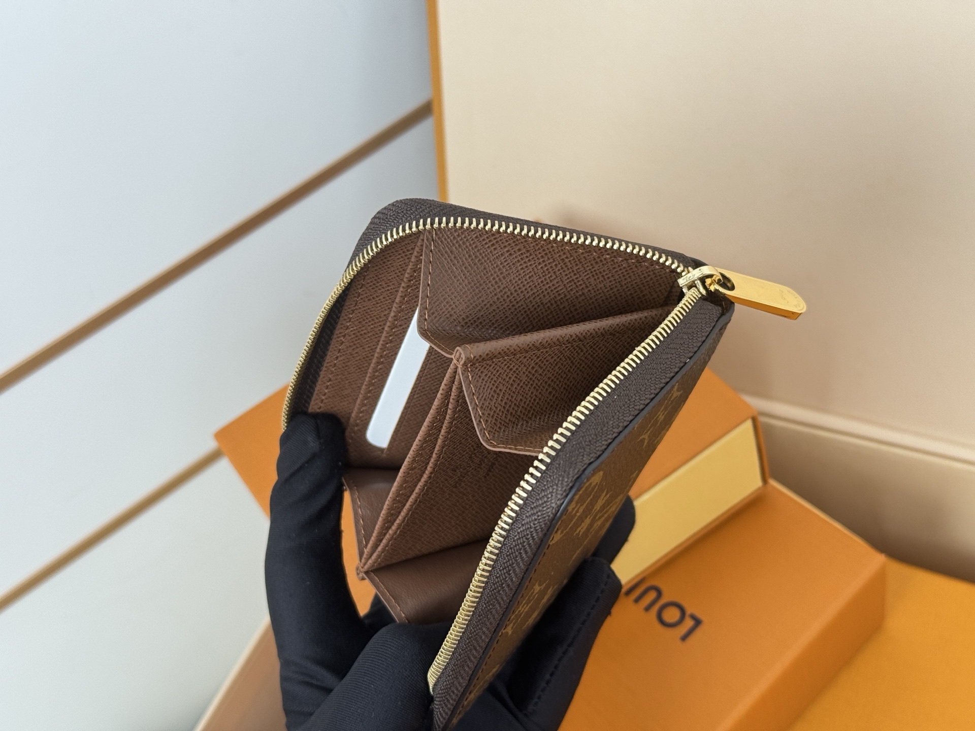 Louis Vuitton M60067 老花独家 这款造型