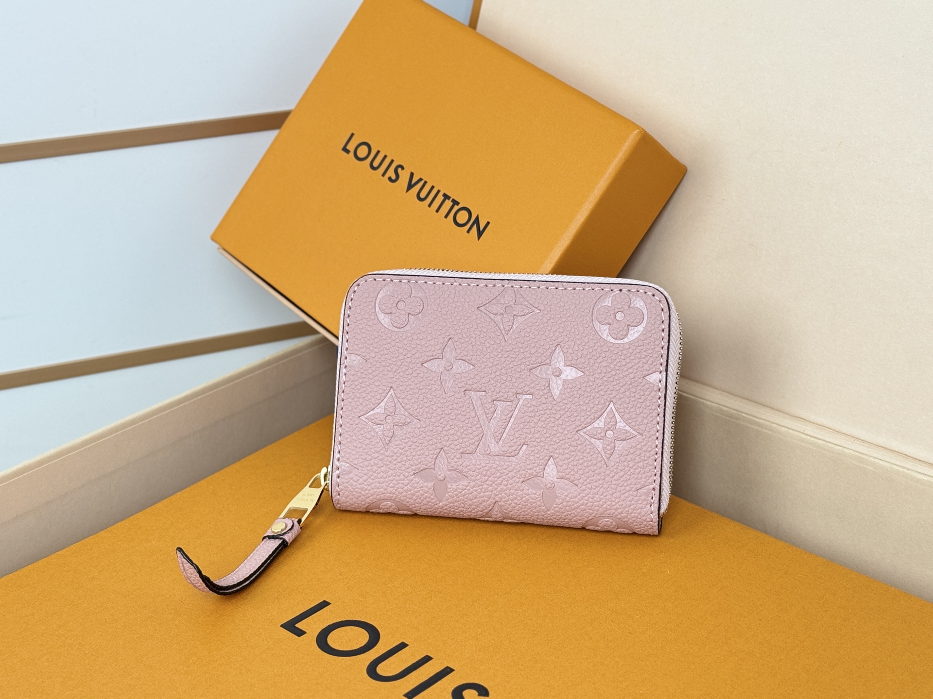 Louis Vuitton M60574粉色-独家 这款造型