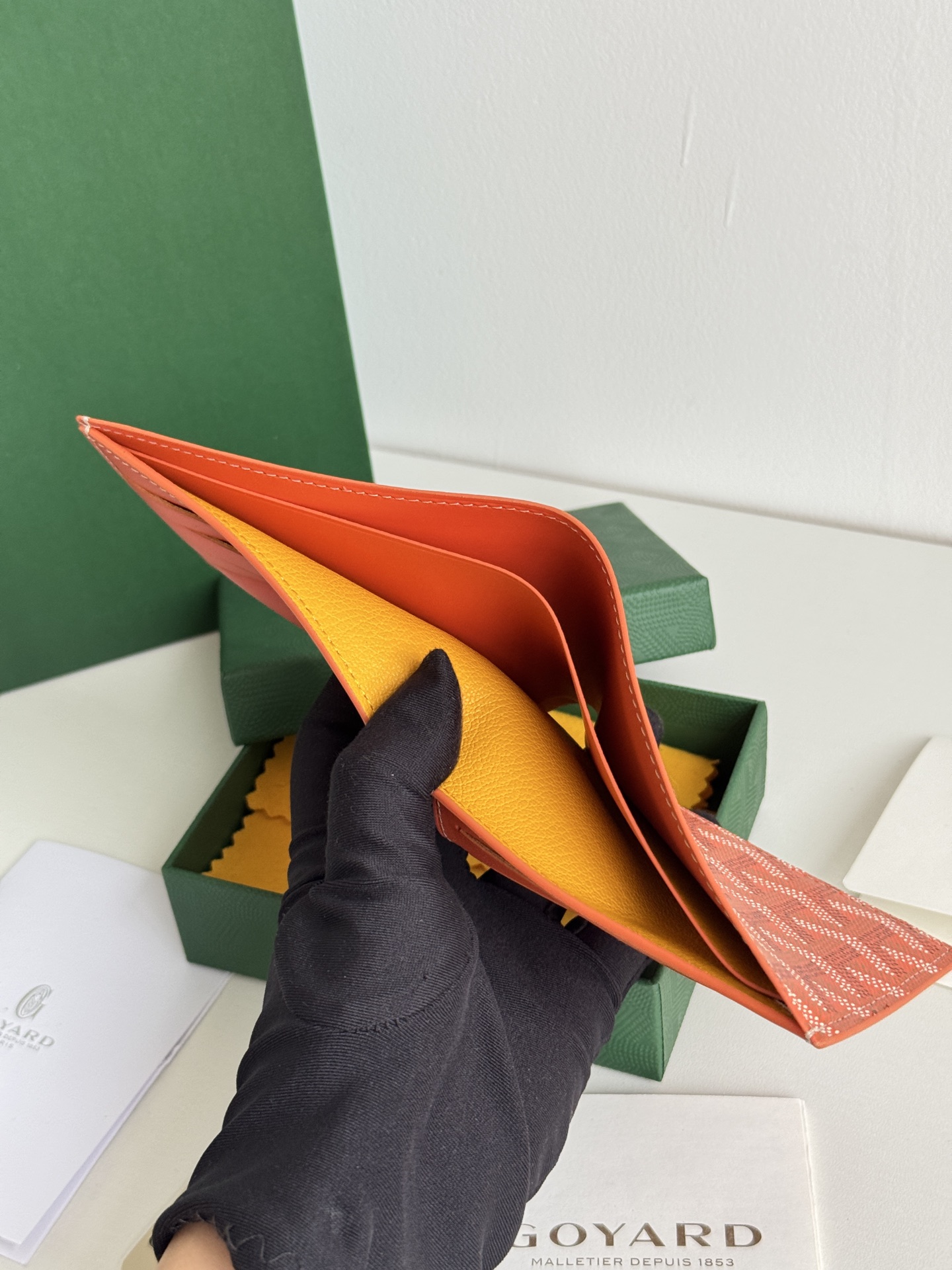 戈雅钱包短款 - 8格カード収納可能なコンパクト財布