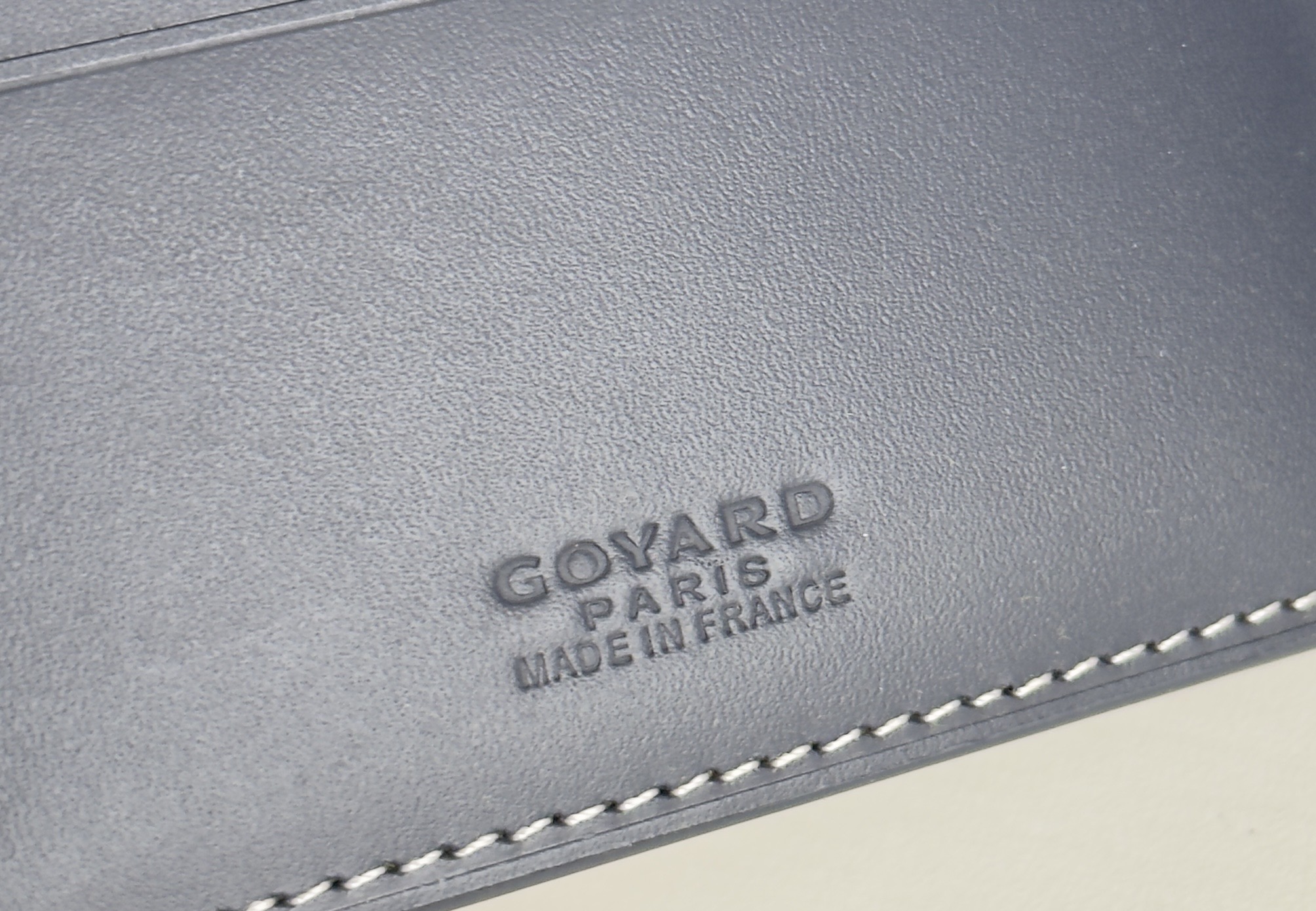 戈雅財布短款 - スタイリッシュな8格カードポケット付き