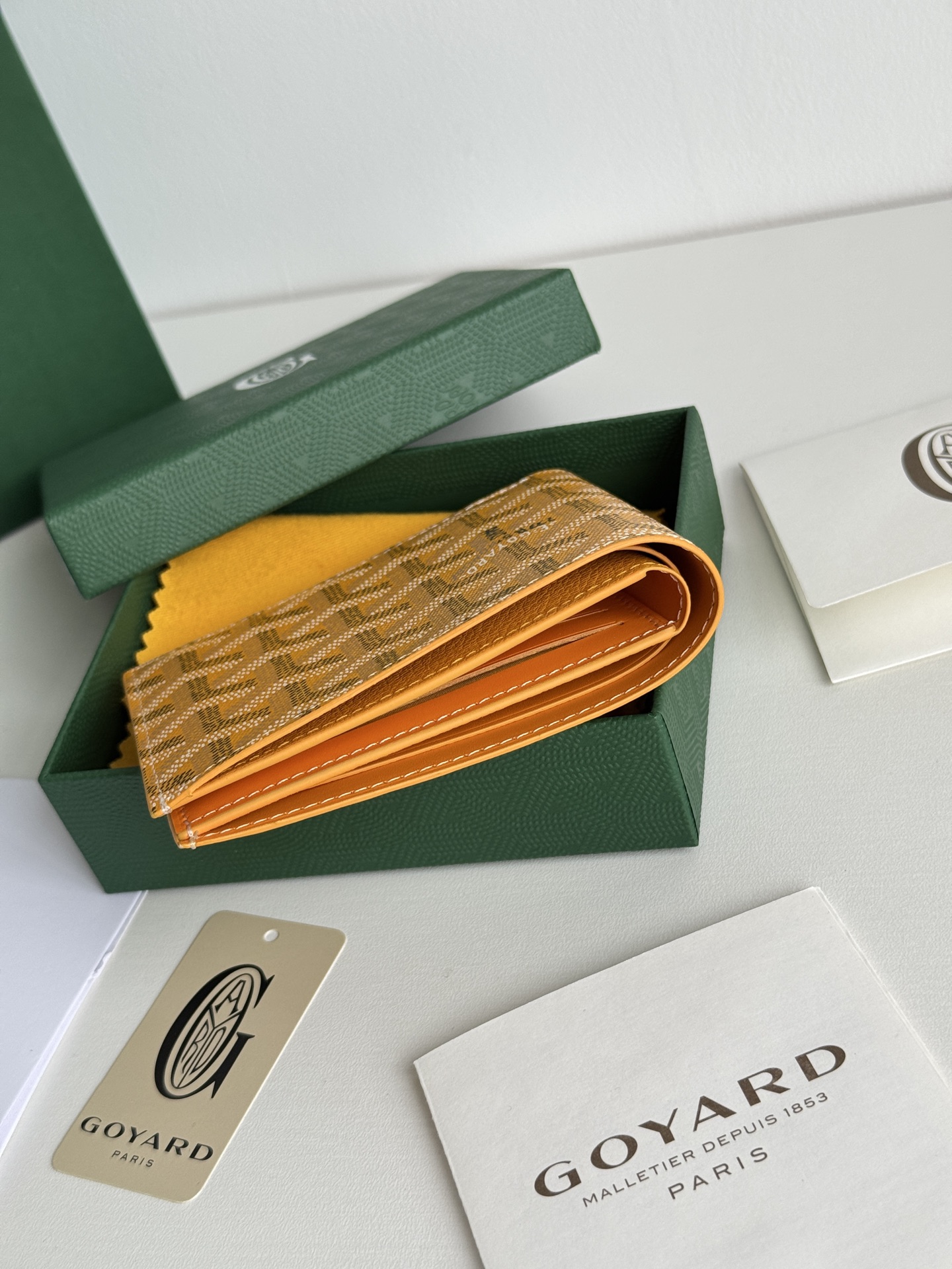 戈雅 財布 短款 8格カード収納