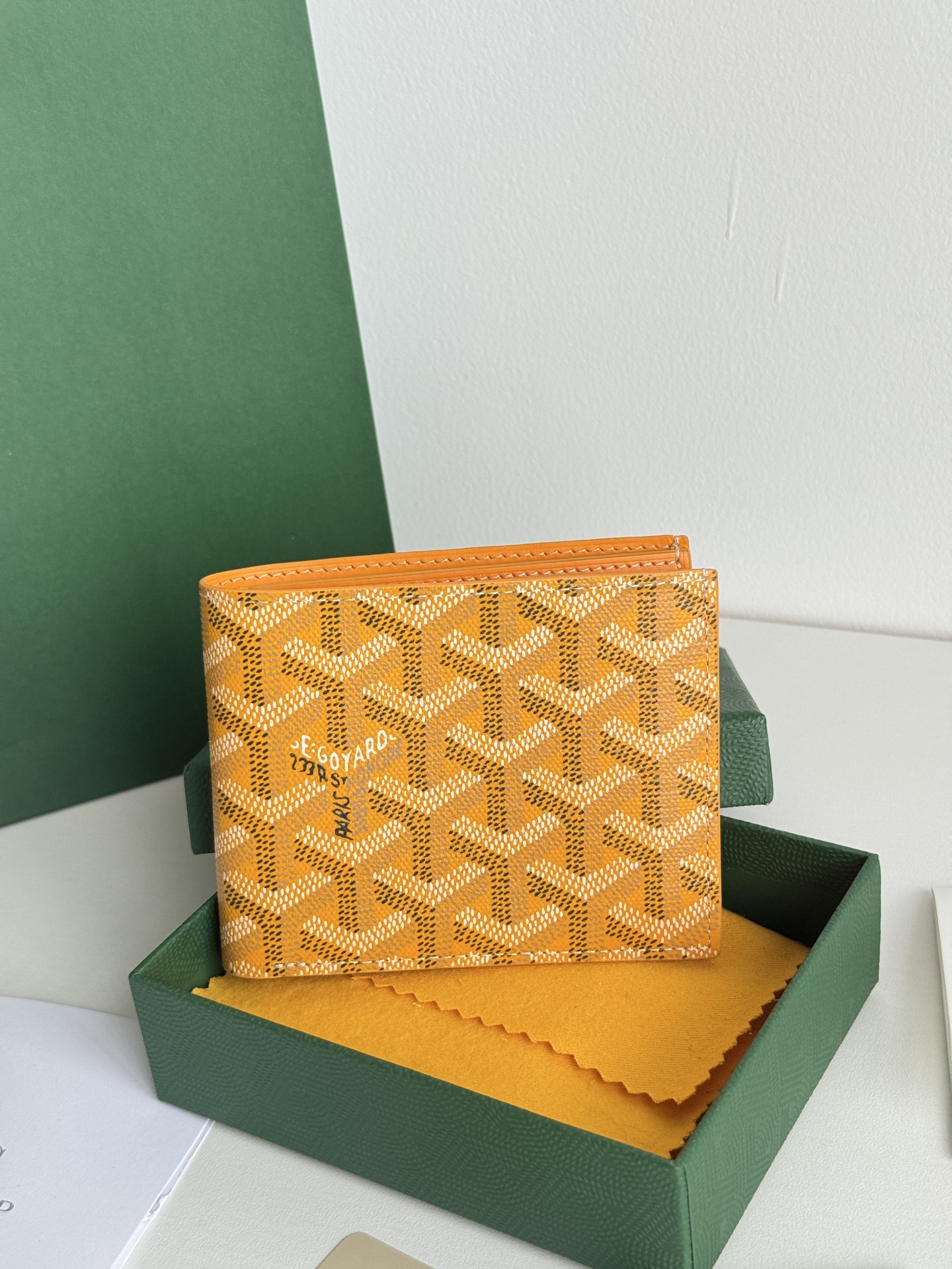 戈雅 財布 短款 8格カード収納