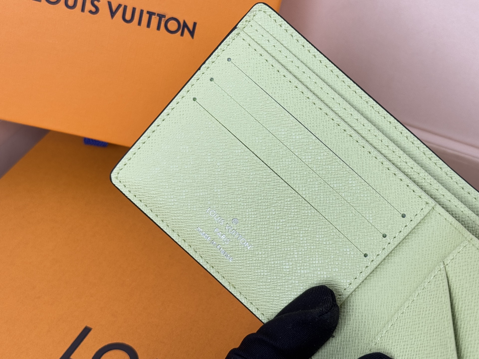 Louis Vuitton M14111短夹 颜色如图