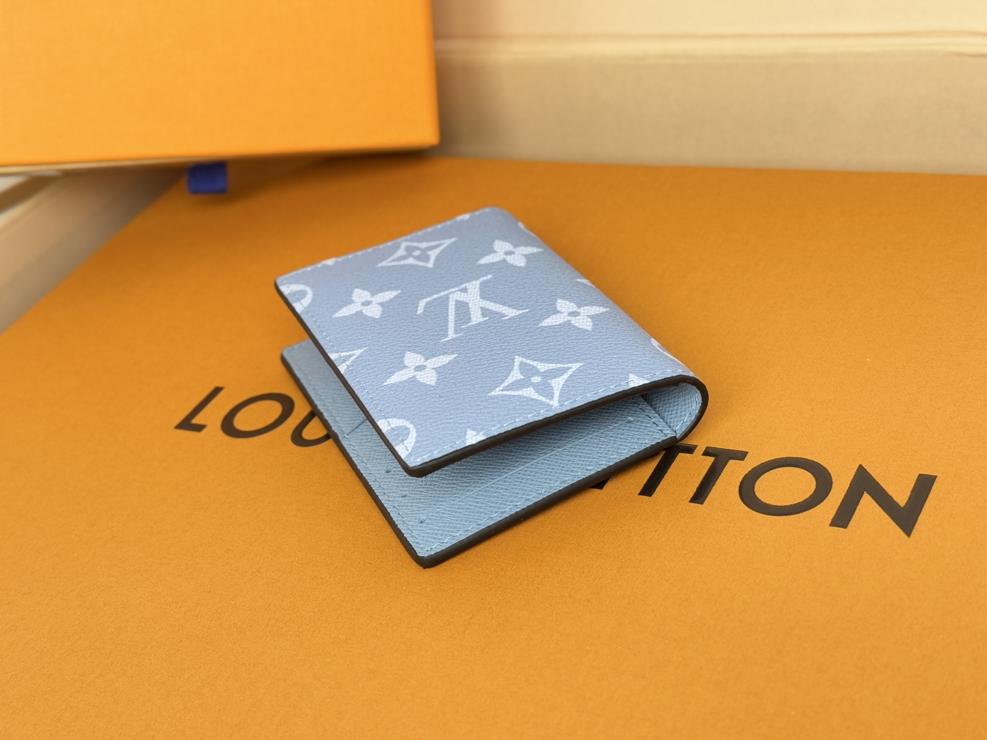 Louis Vuitton M14113卡包黄 颜色如图