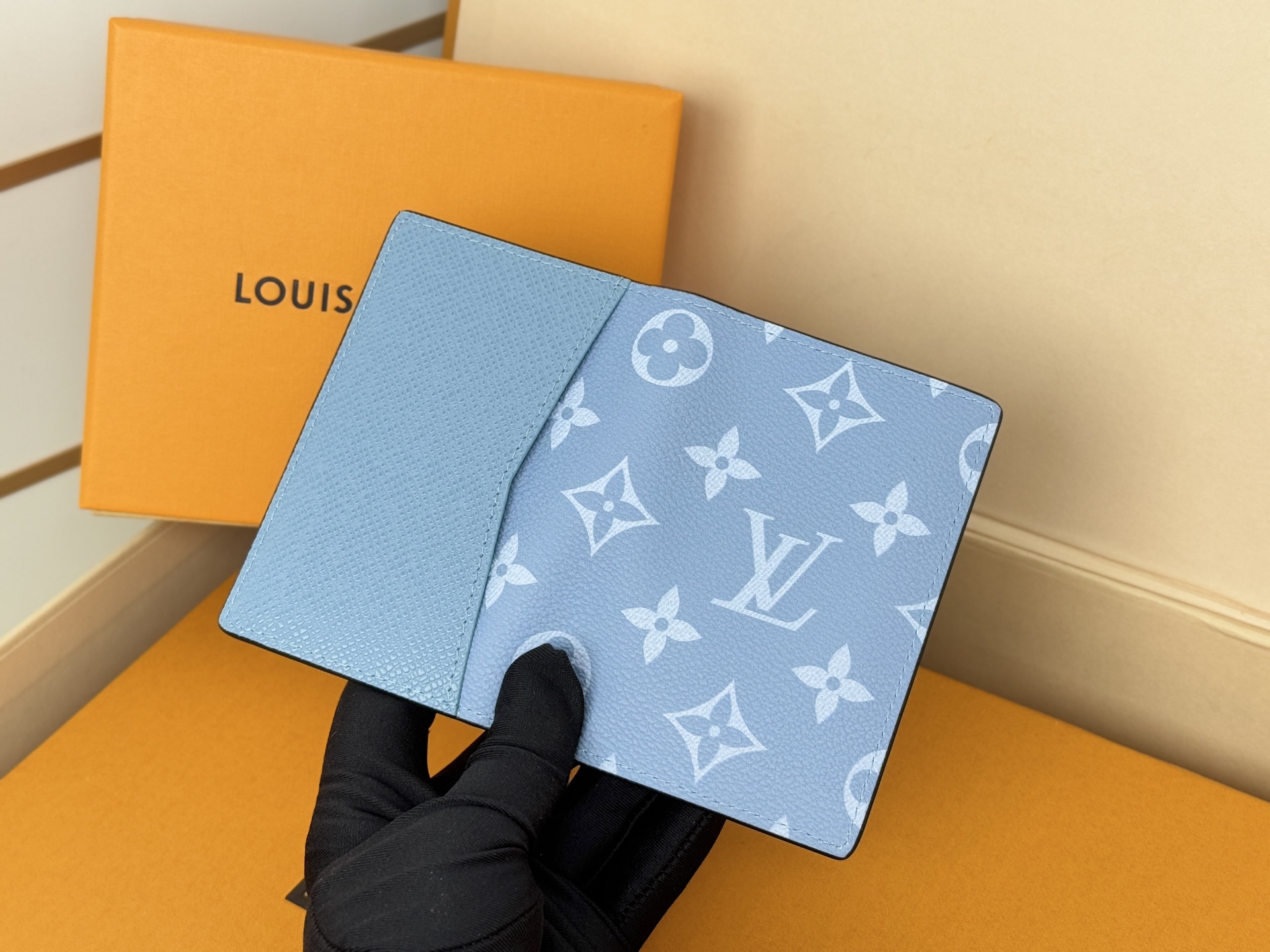 Louis Vuitton M14113卡包黄 颜色如图