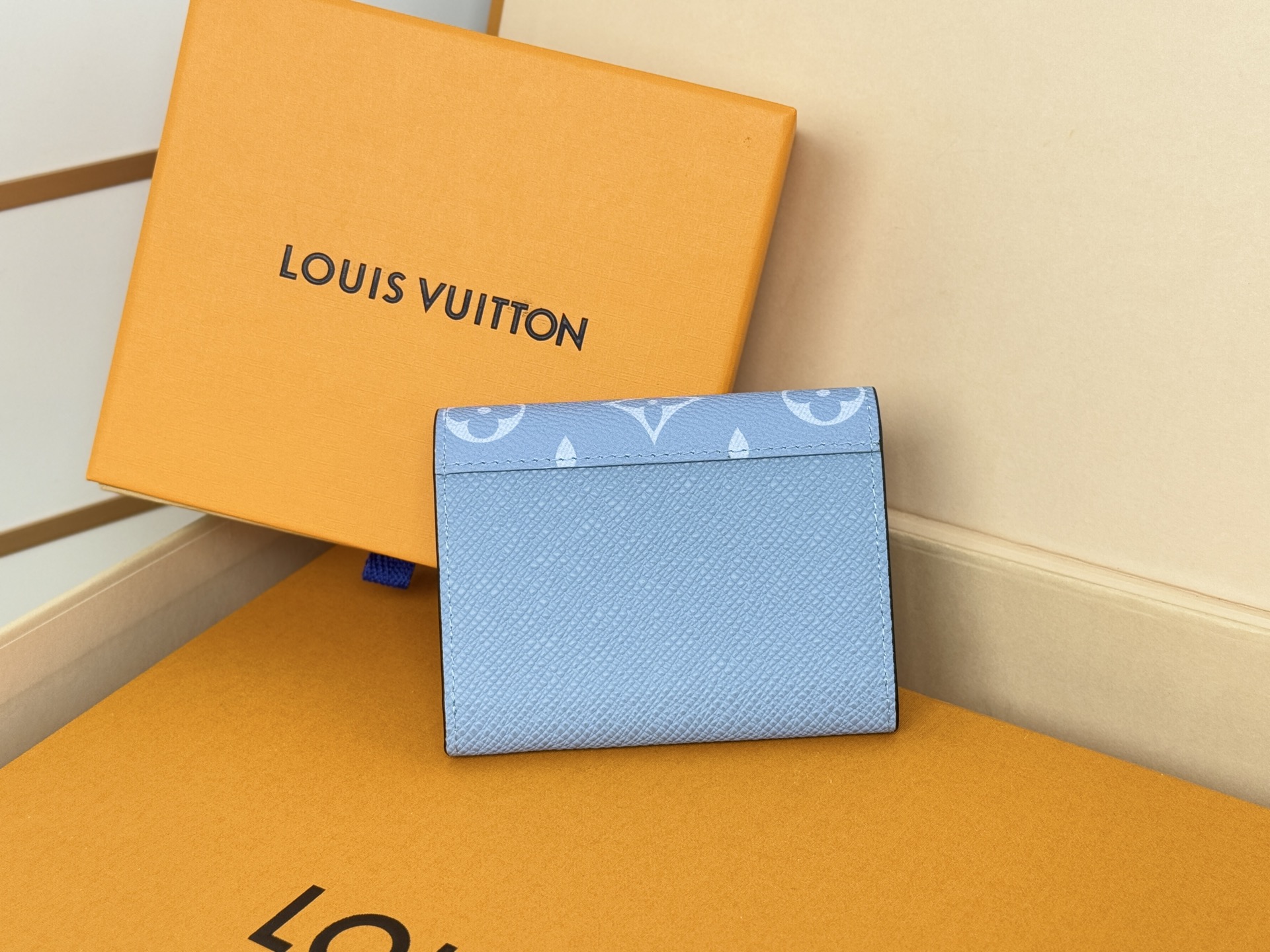 Louis Vuitton M14118 颜色如图