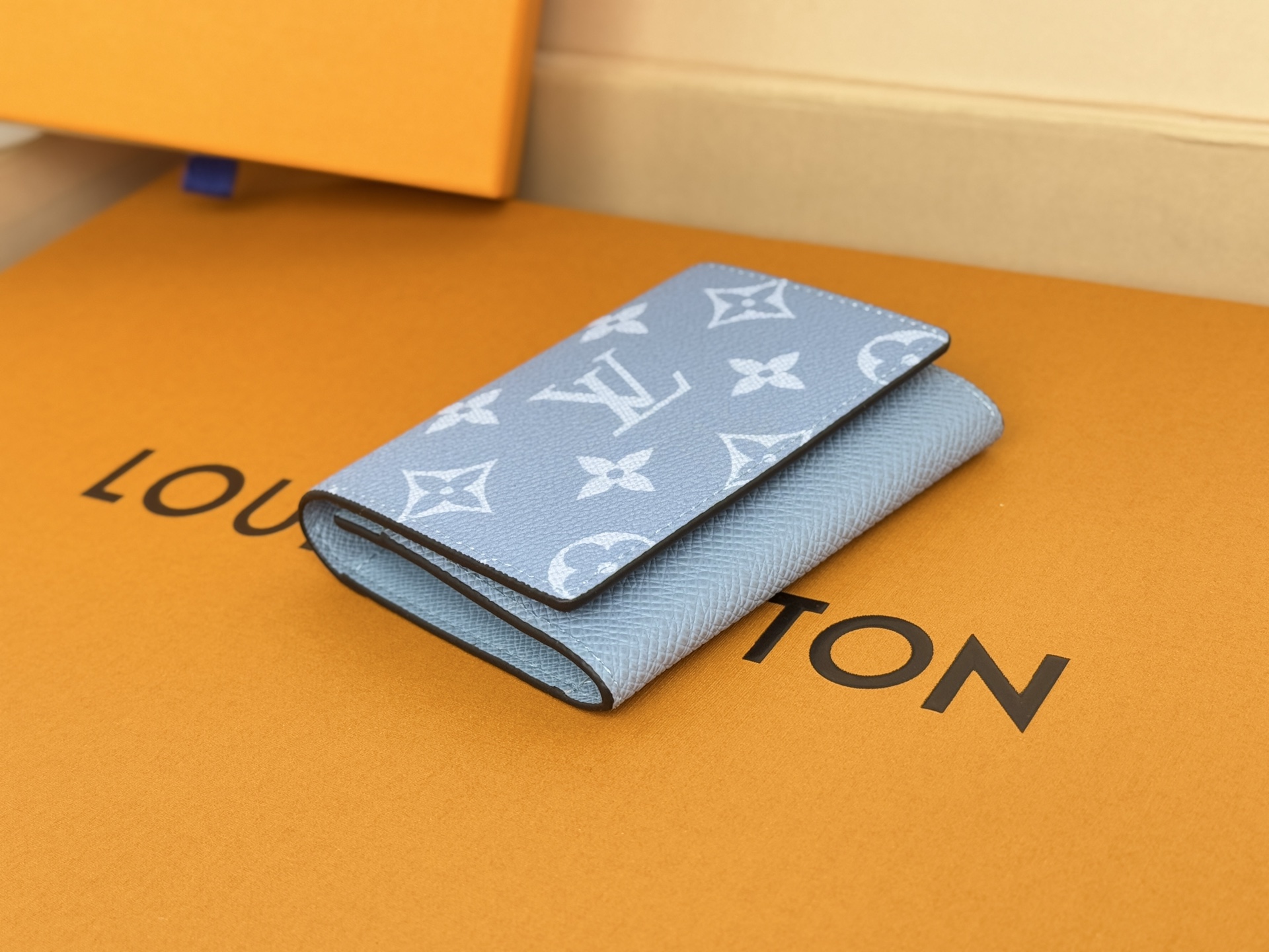 Louis Vuitton M14118 颜色如图