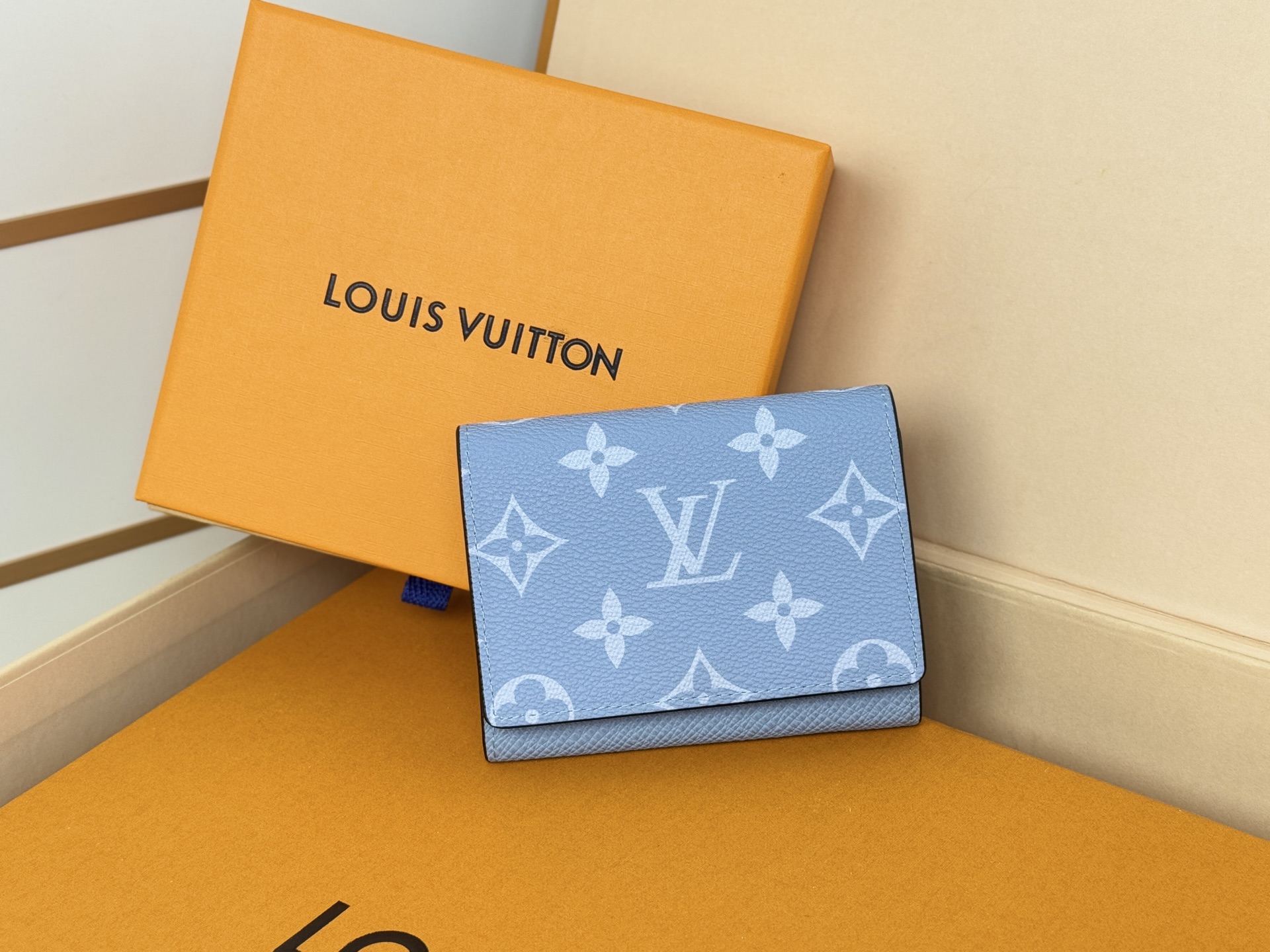 Louis Vuitton M14118 颜色如图