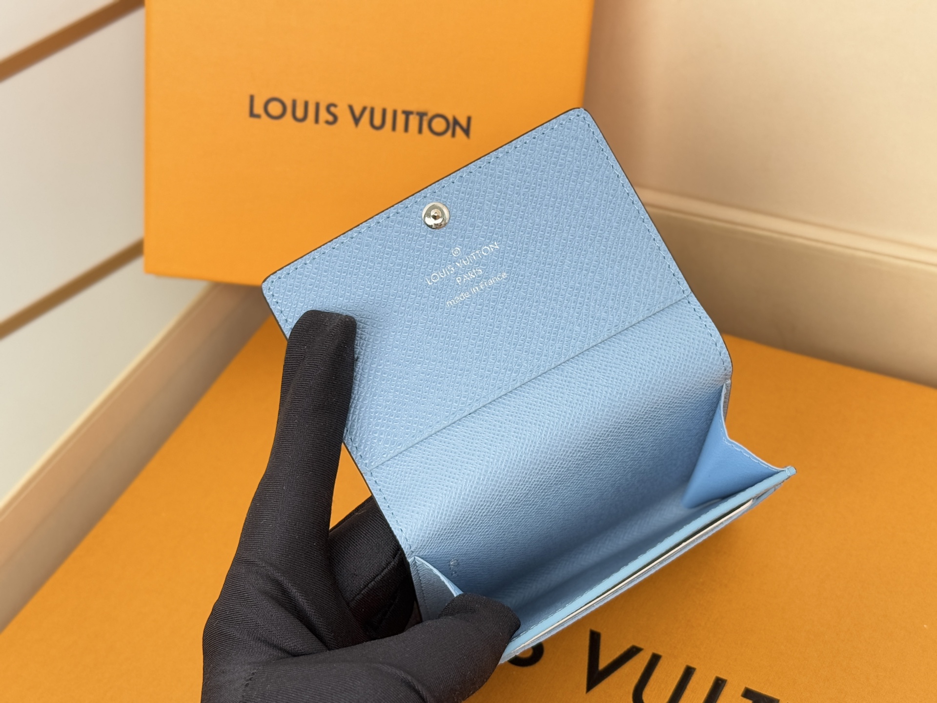 Louis Vuitton M14118 颜色如图