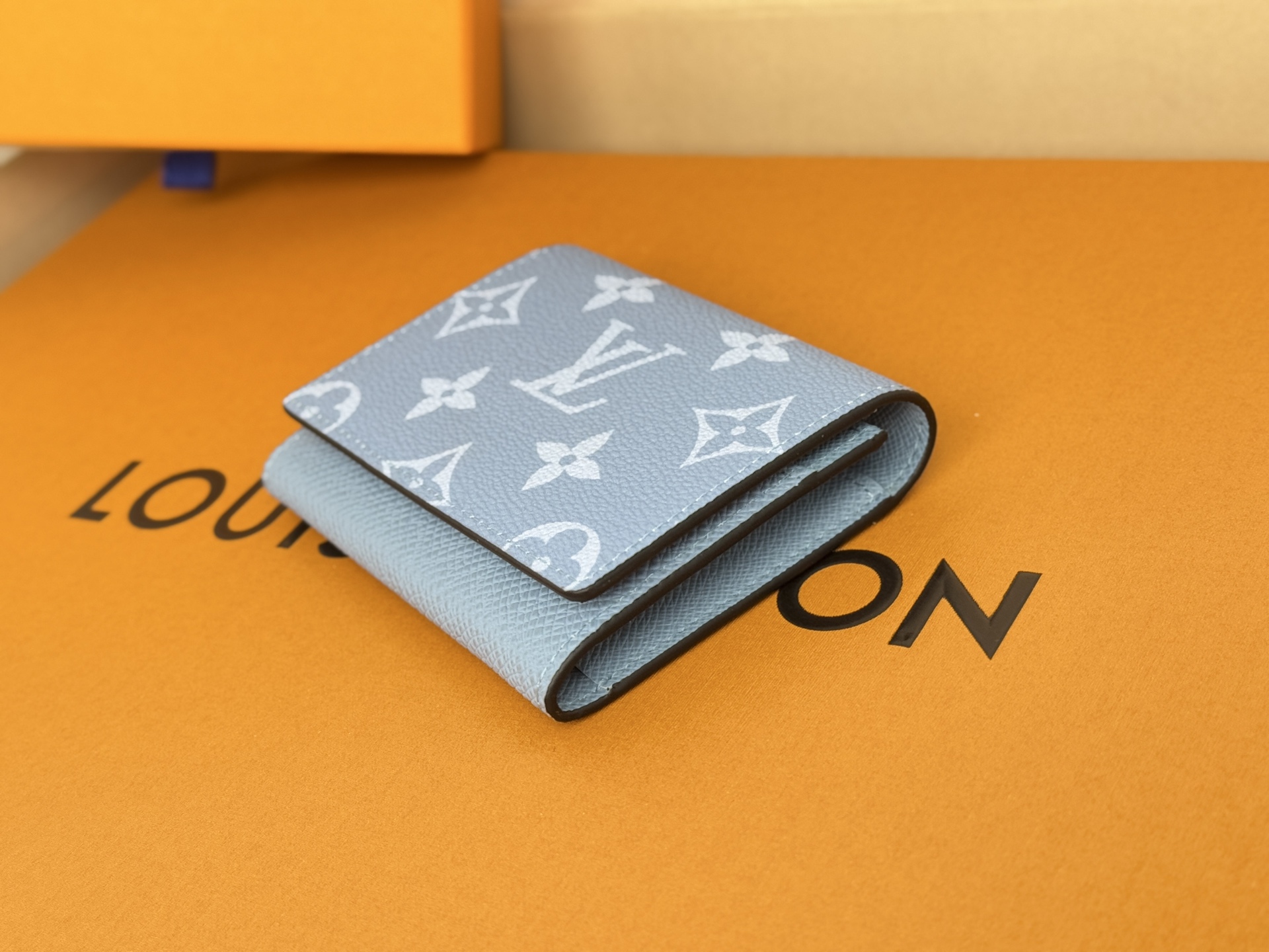 Louis Vuitton M14118 颜色如图