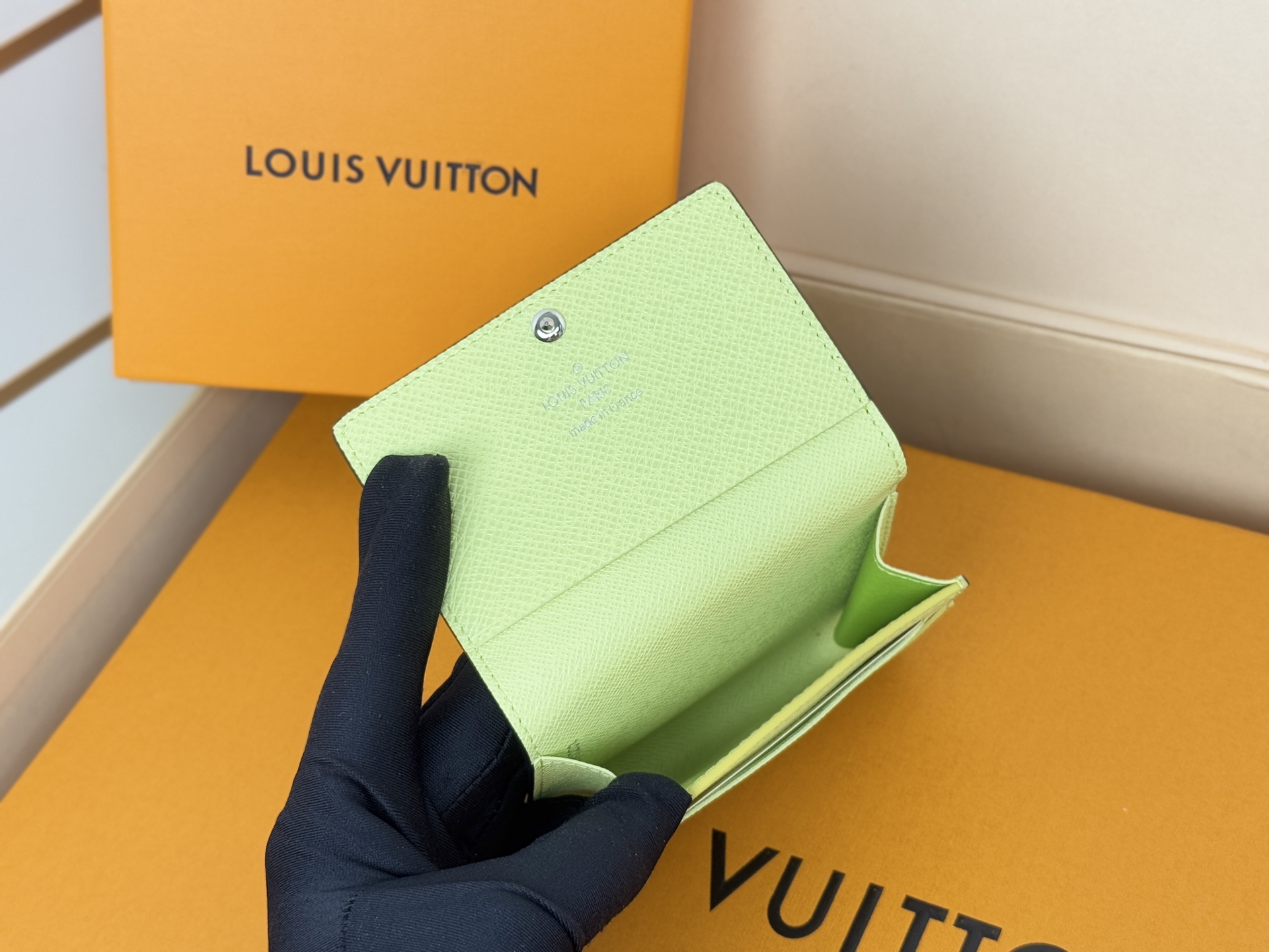 Louis Vuitton M14118 颜色如图