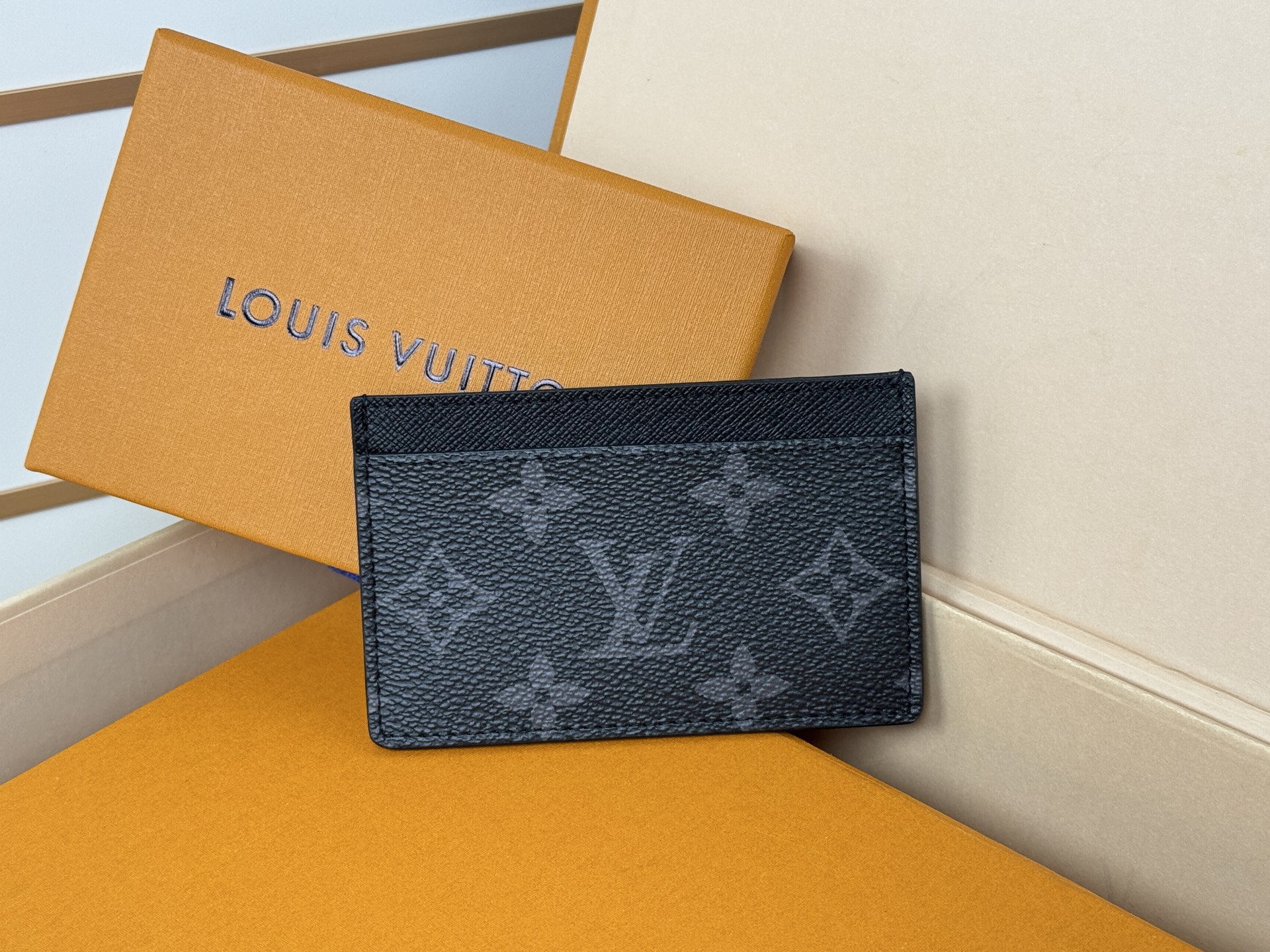 Louis Vuitton M61733 黑花卡片包