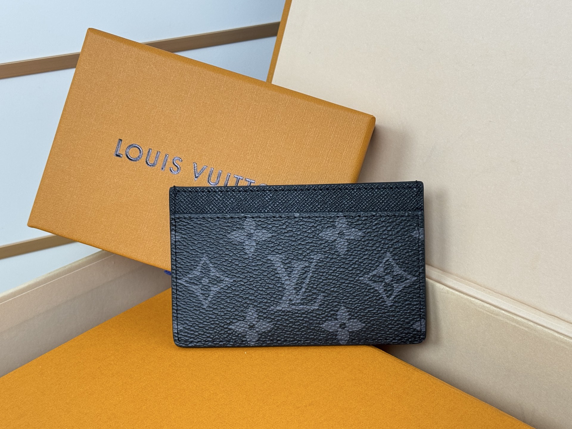 Louis Vuitton M61733 黑花卡片包
