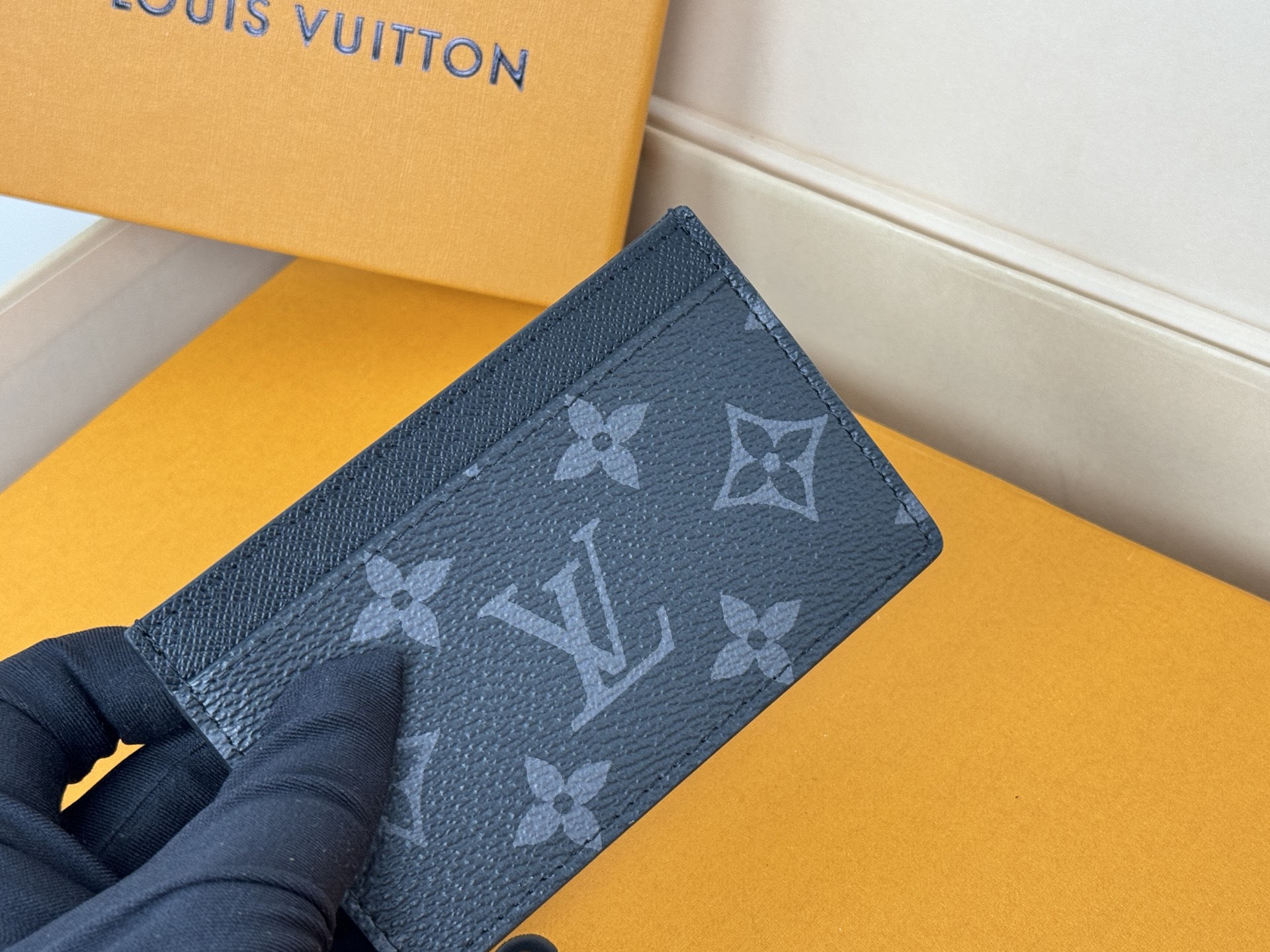 Louis Vuitton M61733 黑花卡片包
