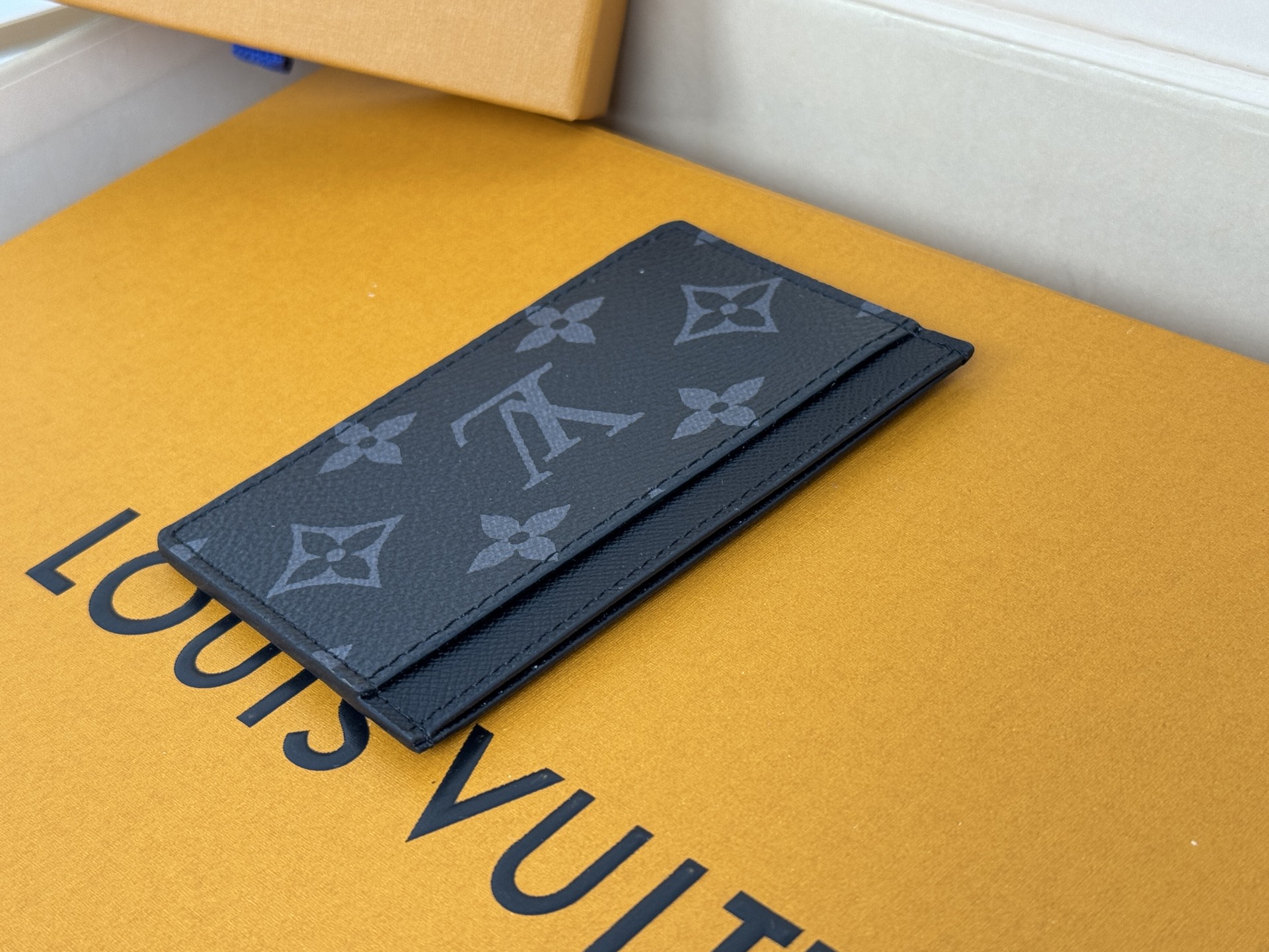 Louis Vuitton M61733 黑花卡片包