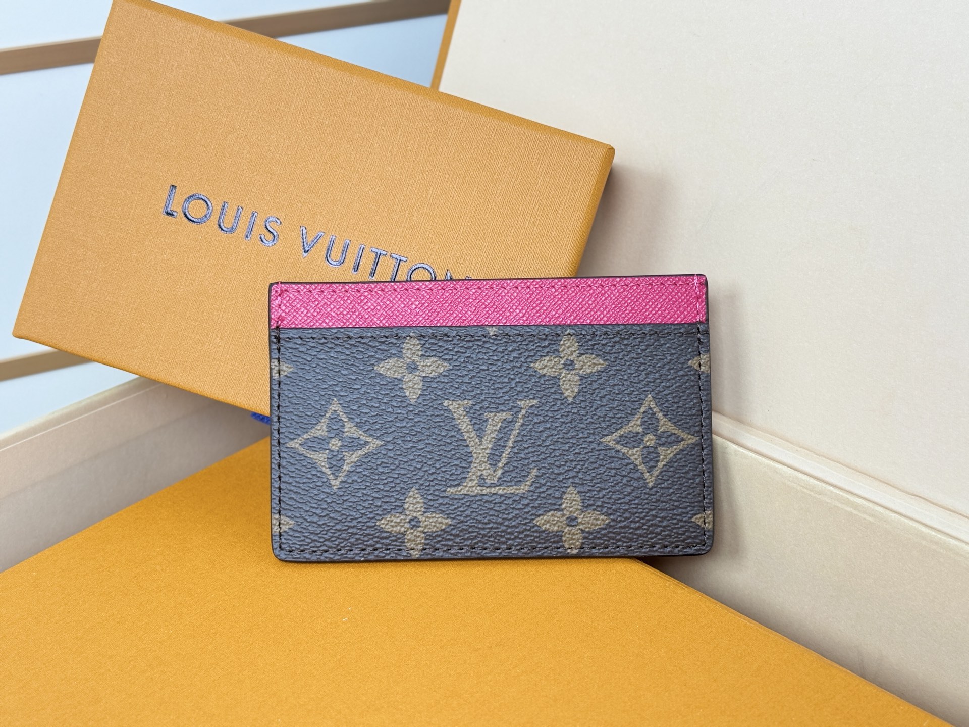 Louis Vuitton M61733 老花/玫红卡片包