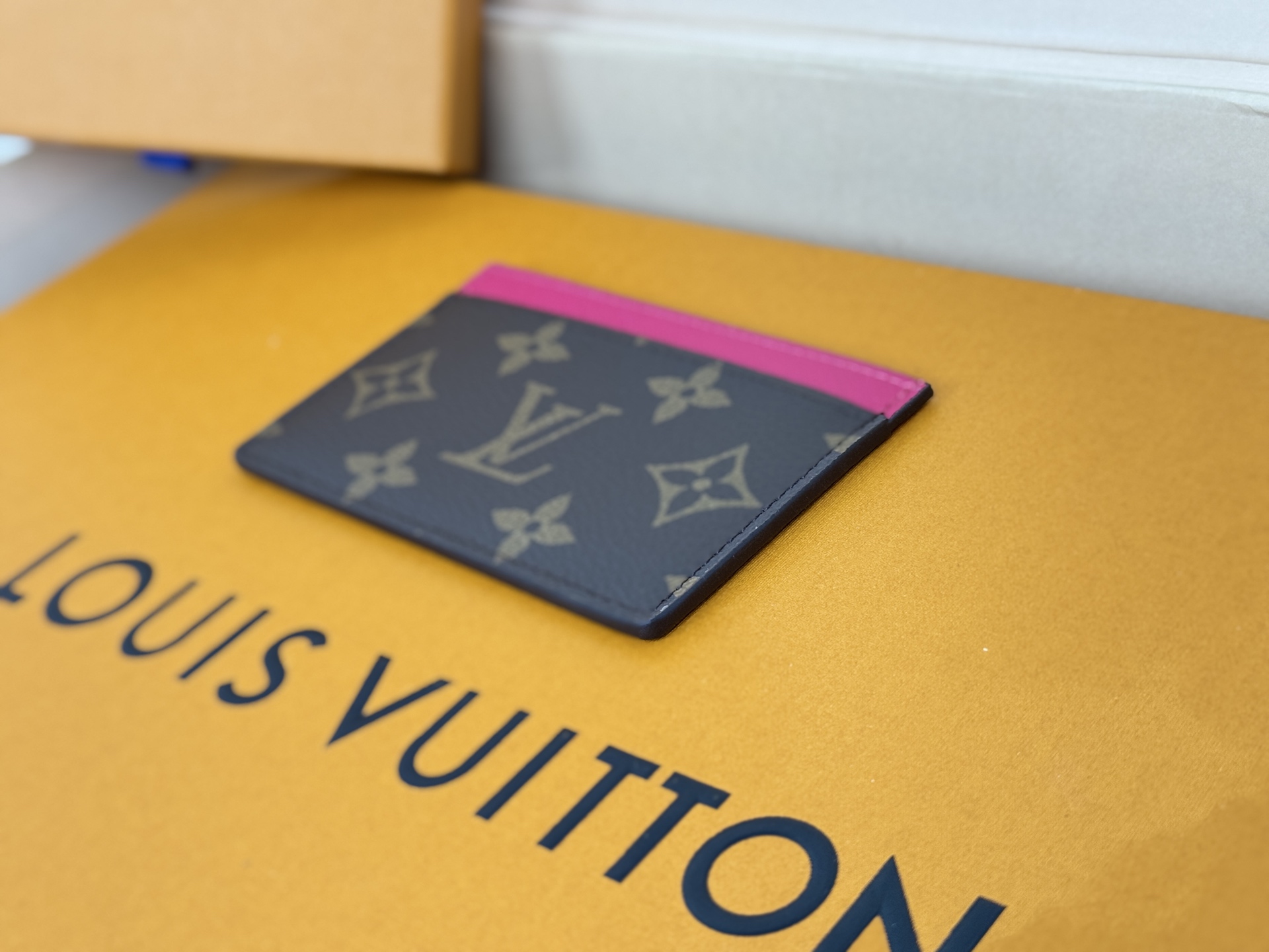 Louis Vuitton M61733 老花/玫红卡片包