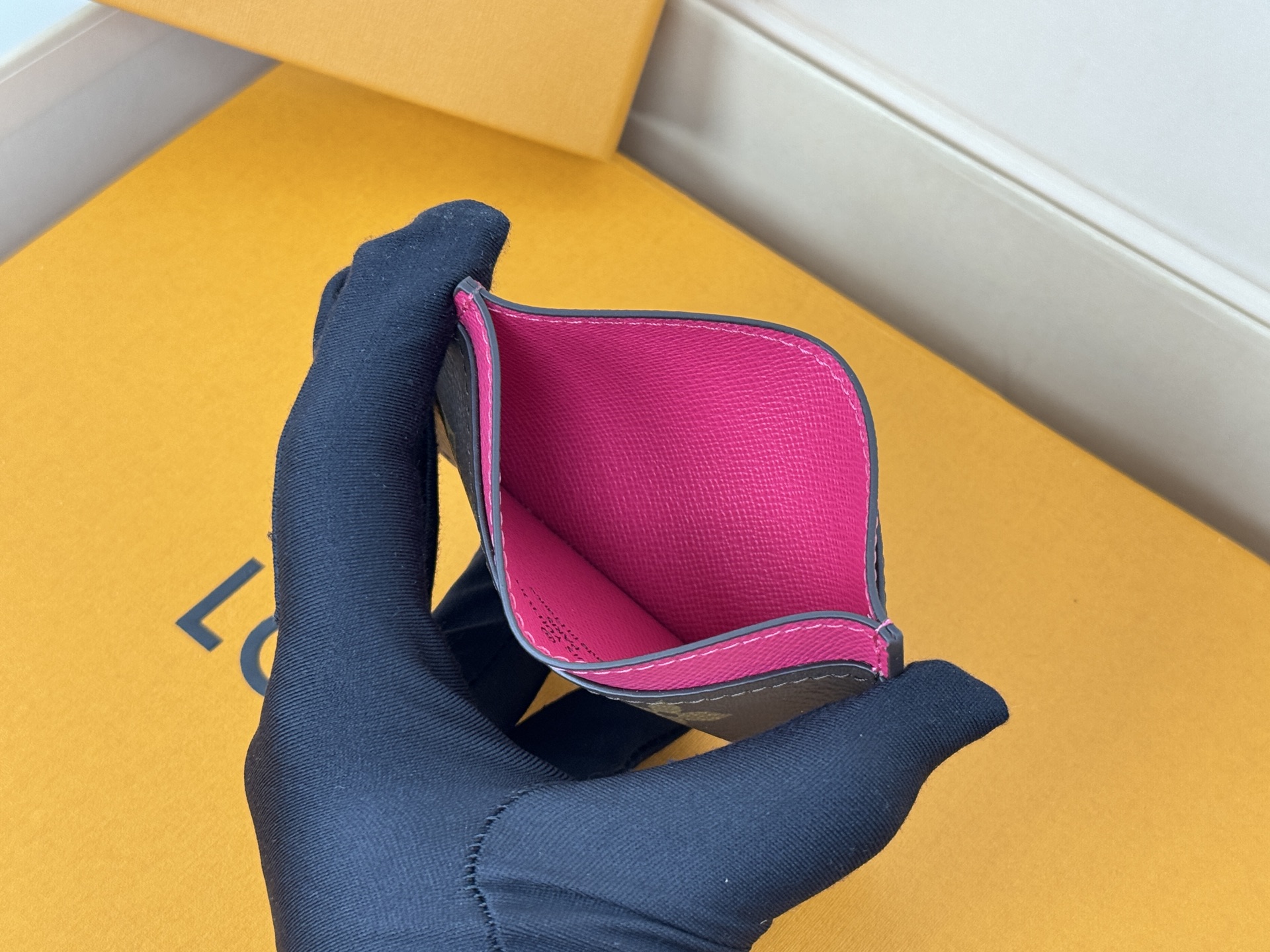 Louis Vuitton M61733 老花/玫红卡片包