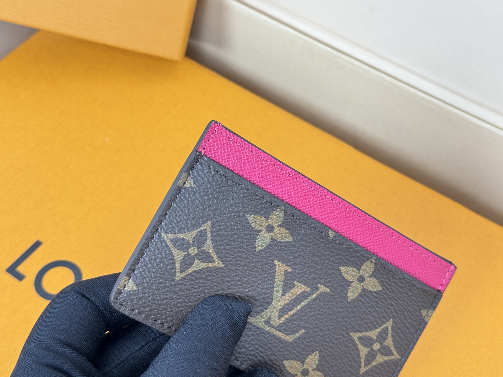 Louis Vuitton M61733 老花/玫红卡片包