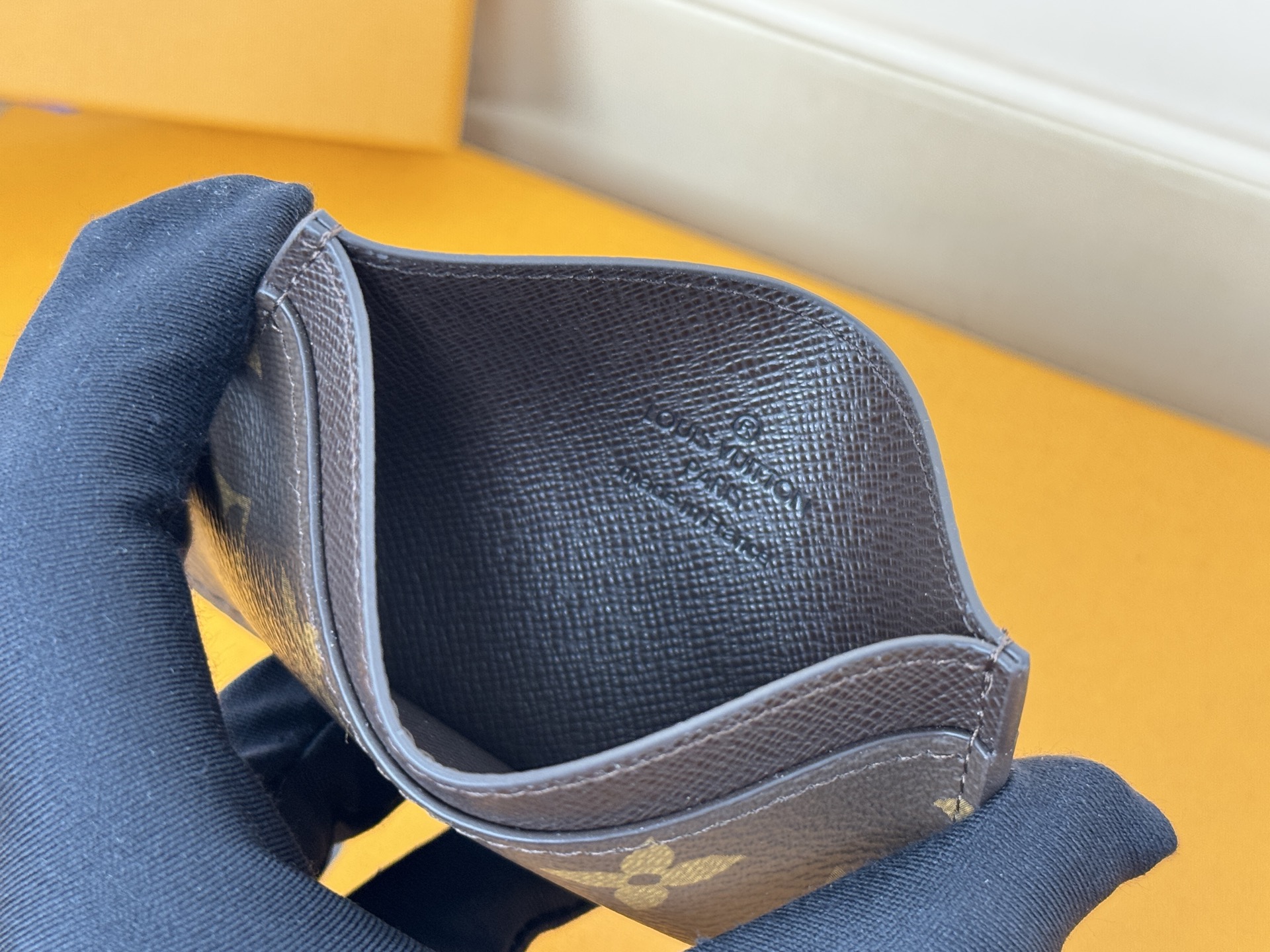 Louis Vuitton M61733 老花/黑色卡片包