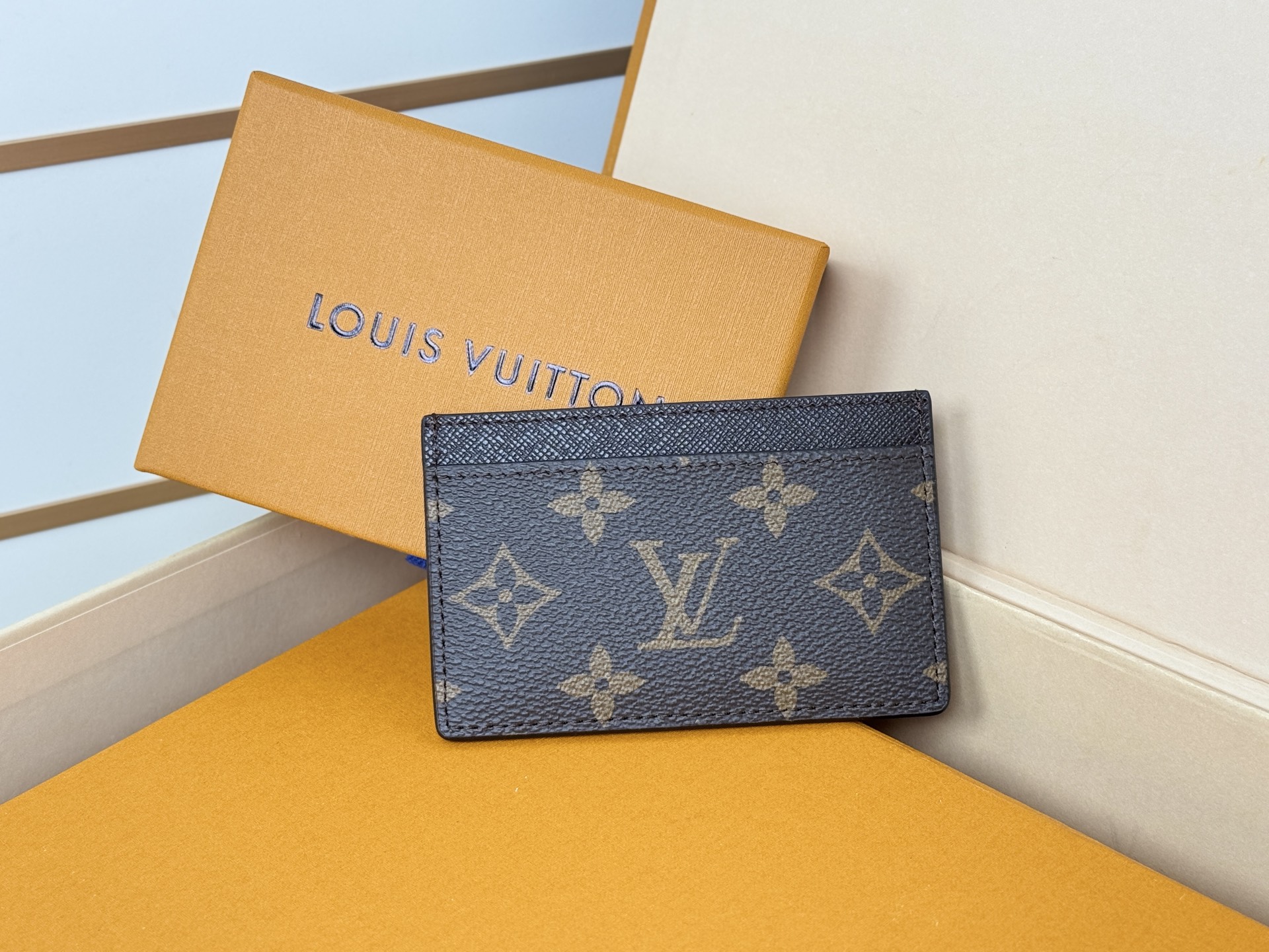 Louis Vuitton M61733 老花/黑色卡片包
