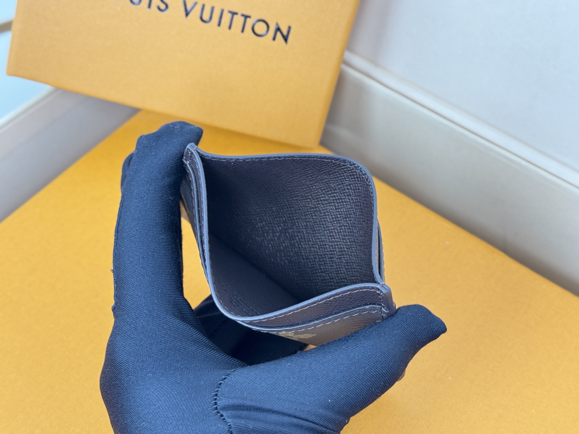 Louis Vuitton M61733 老花/黑色卡片包