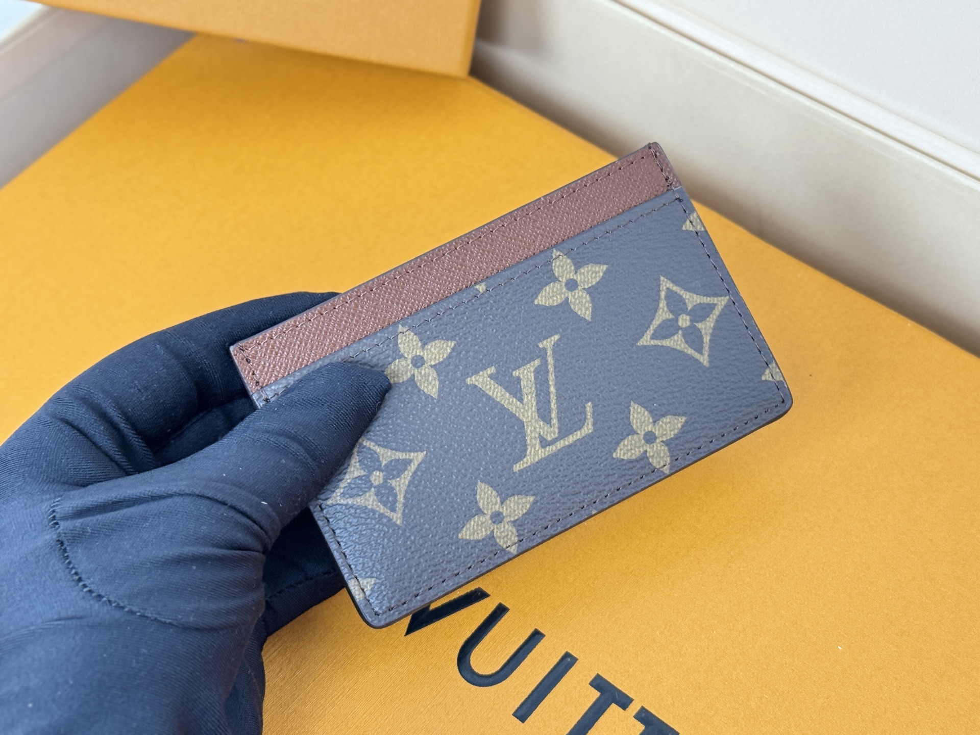 Louis Vuitton M61733 老花棕卡片包