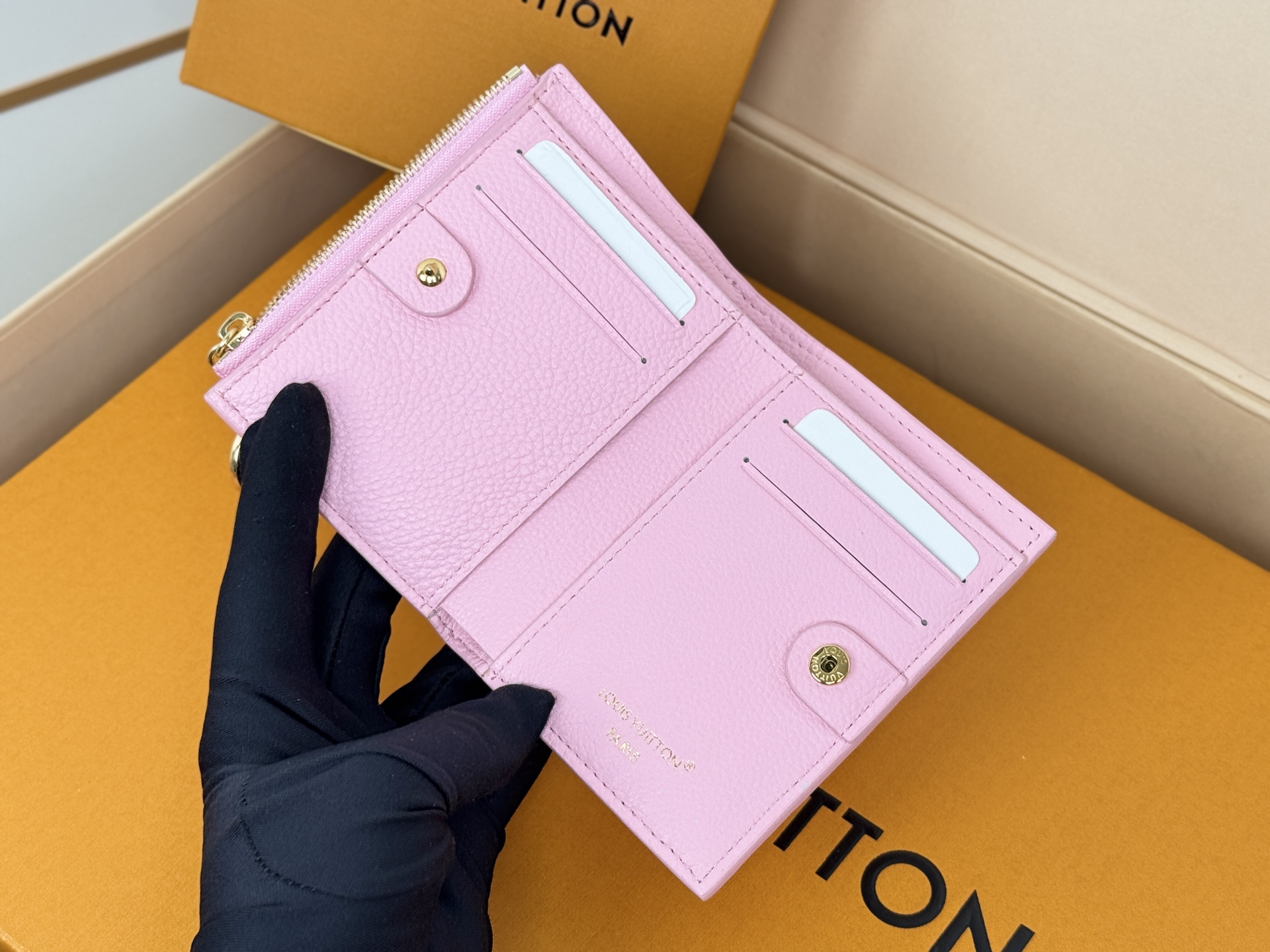 Louis Vuitton M14654粉色