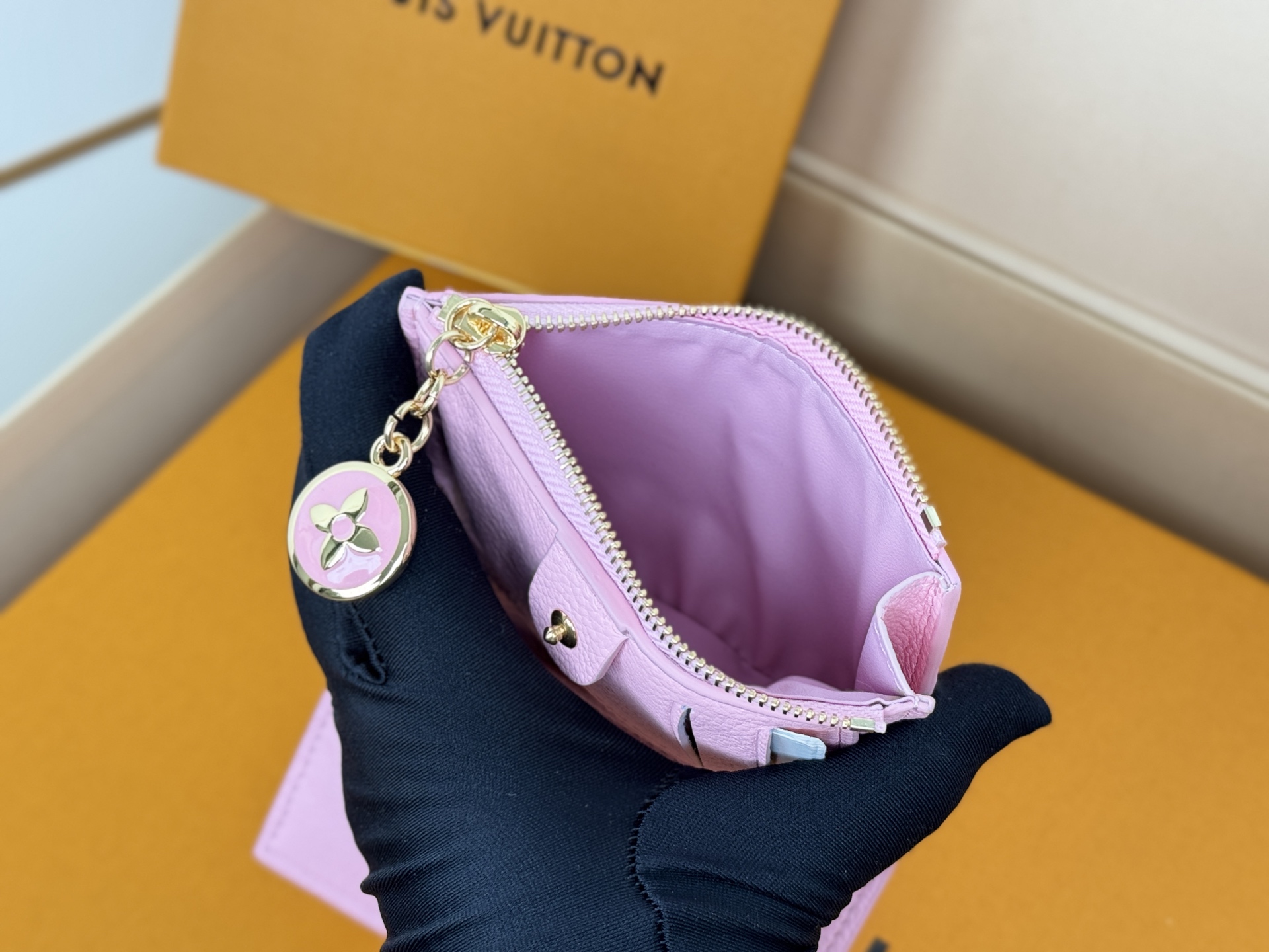 Louis Vuitton M14654粉色