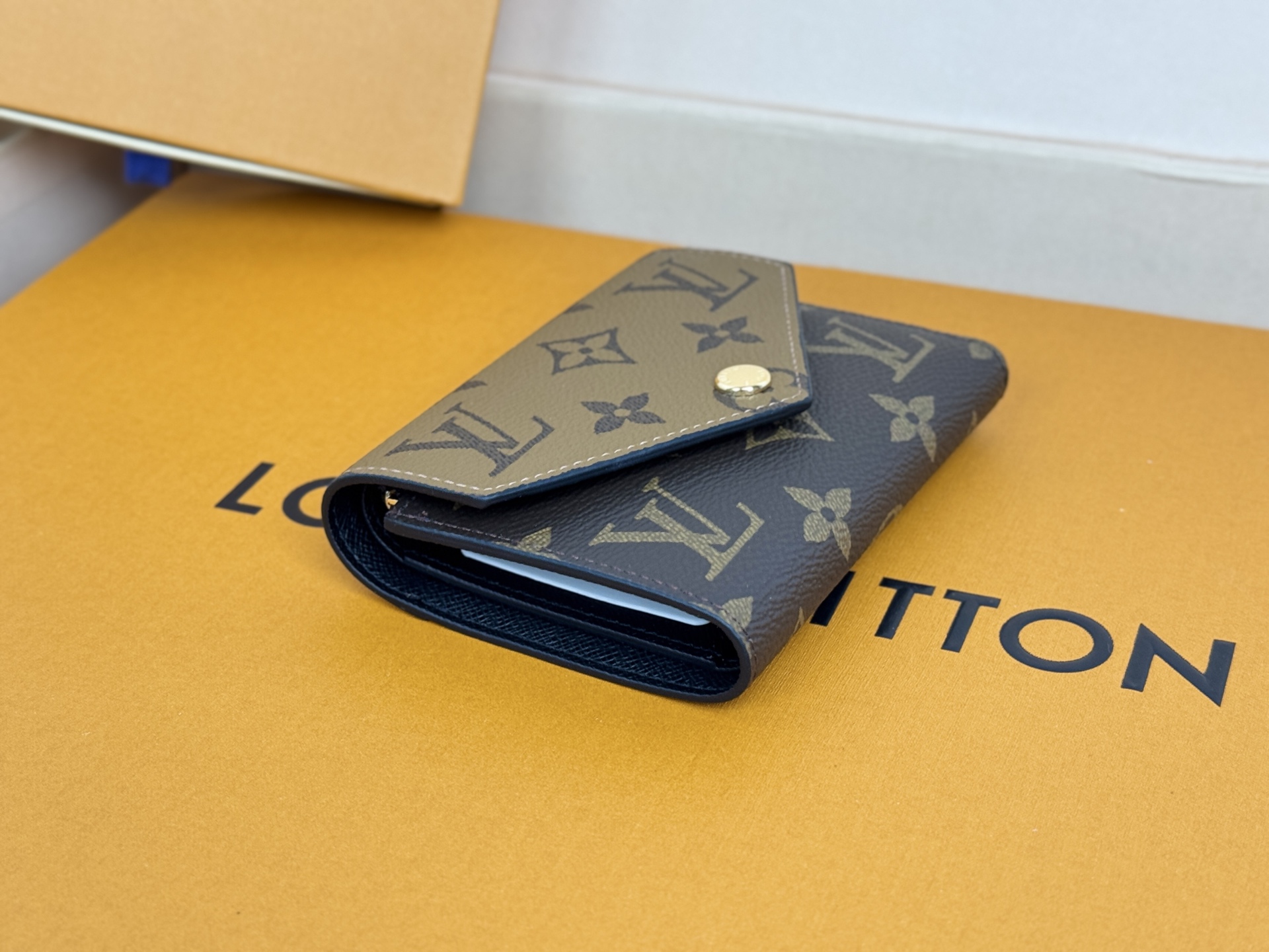 Louis Vuitton M81557独家 本款 Victorine