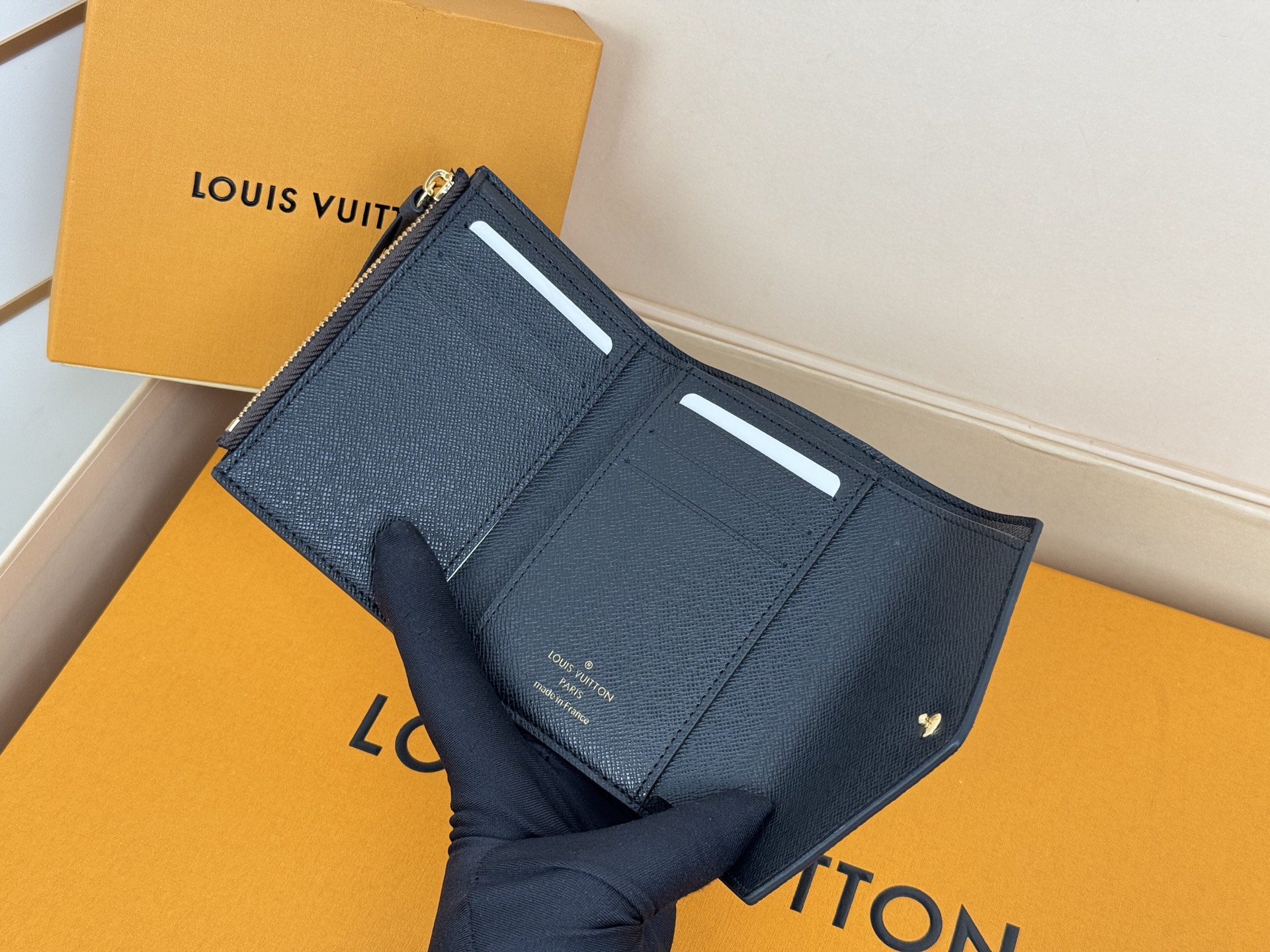 Louis Vuitton M81557独家 本款 Victorine