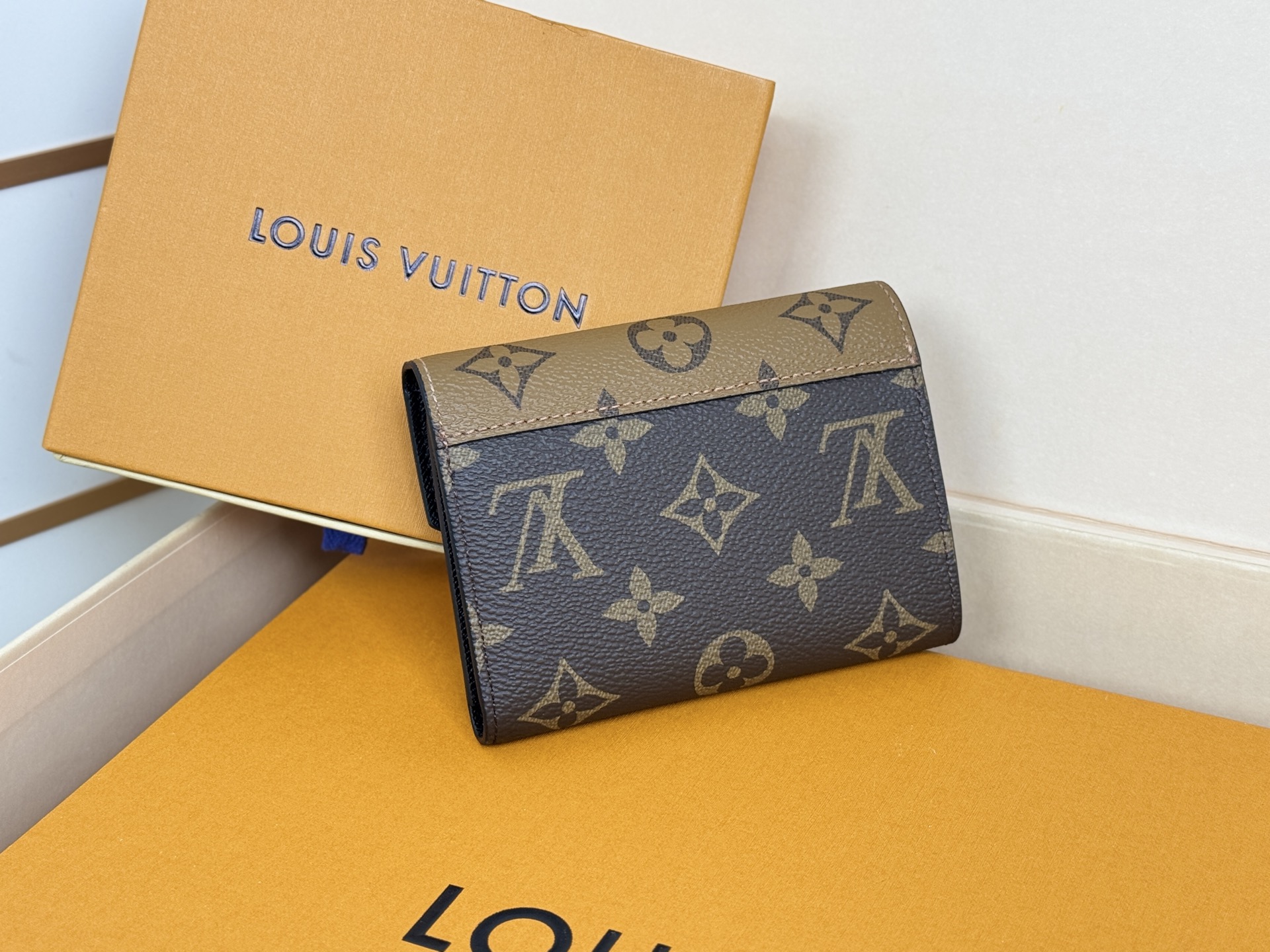Louis Vuitton M81557独家 本款 Victorine