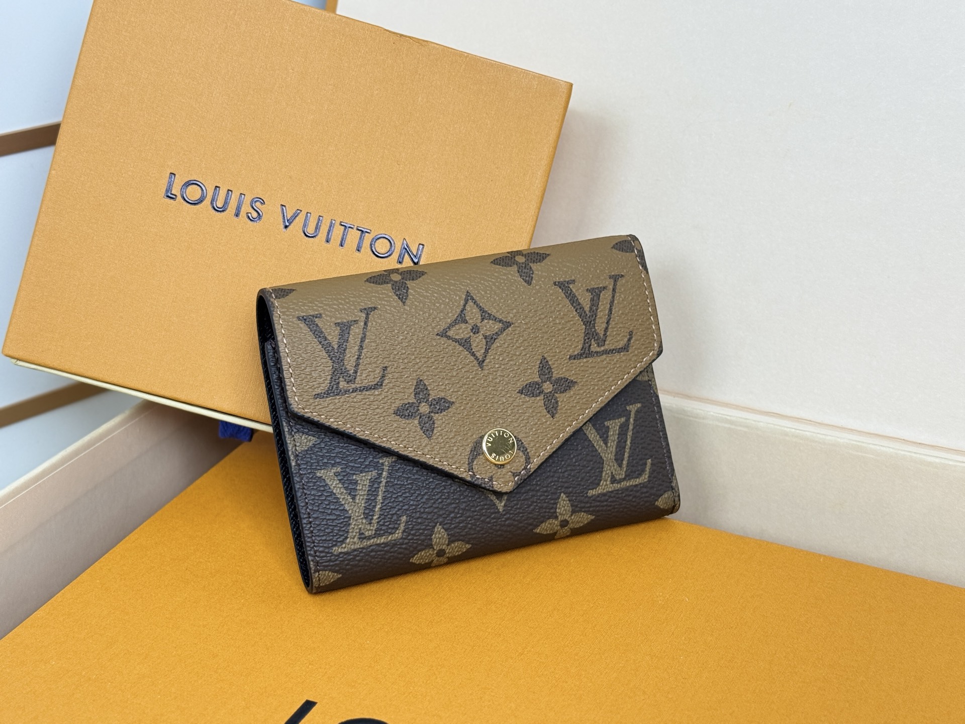 Louis Vuitton M81557独家 本款 Victorine
