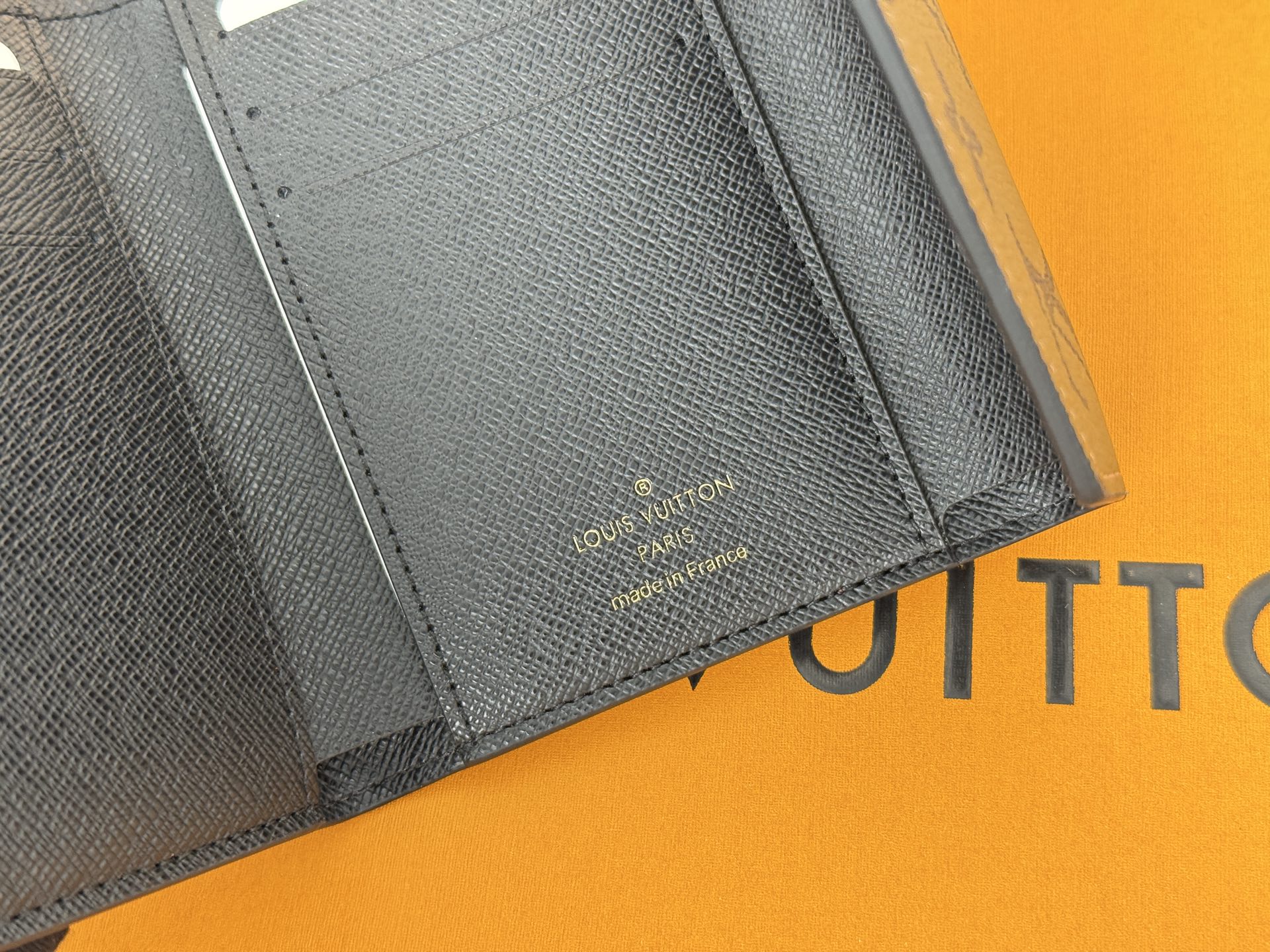 Louis Vuitton M81557独家 本款 Victorine
