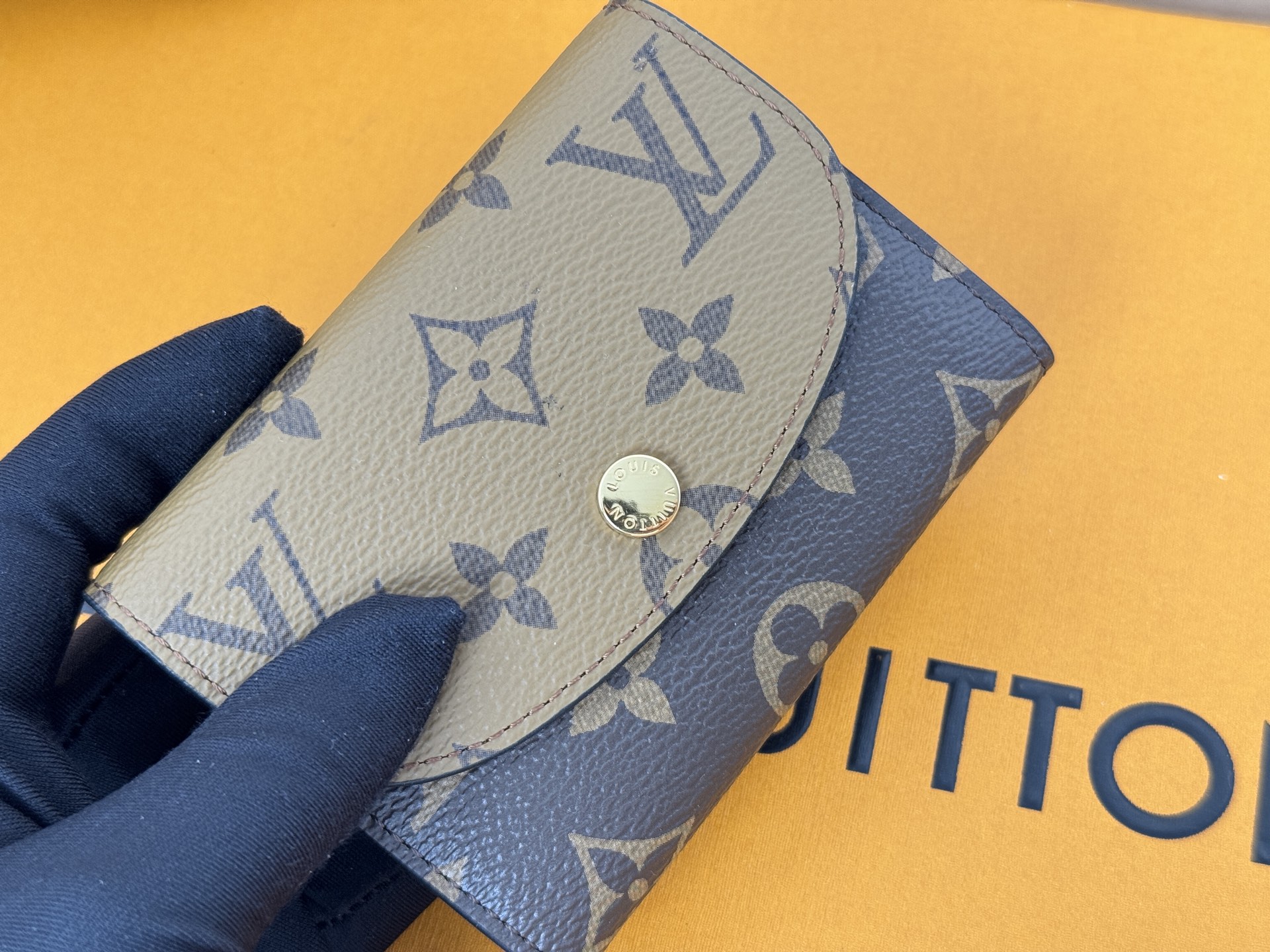 Louis Vuitton M82333独家 本款 Rosalie